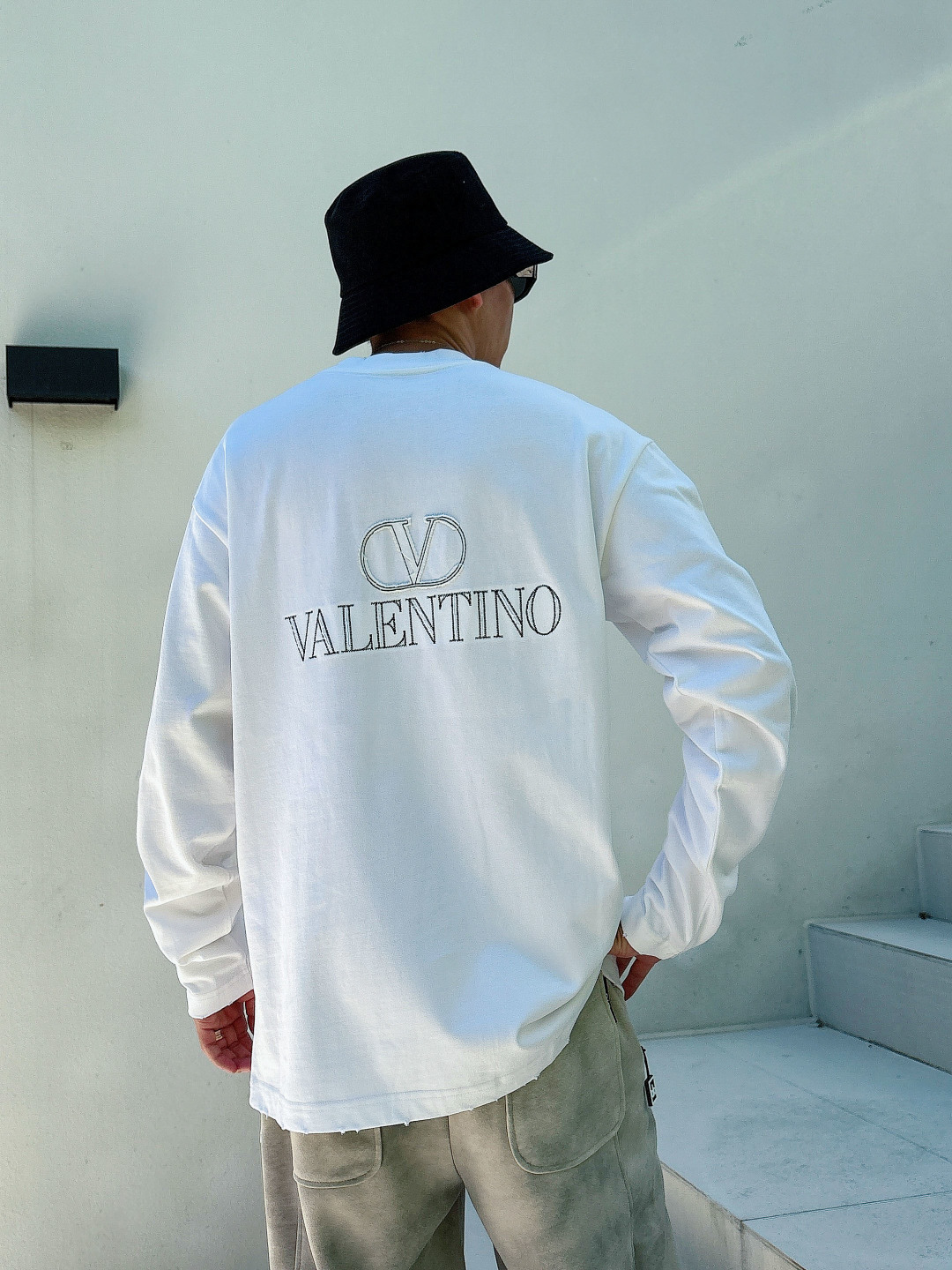  
2025秋冬季新款
华伦手绘长袖
S-XL 