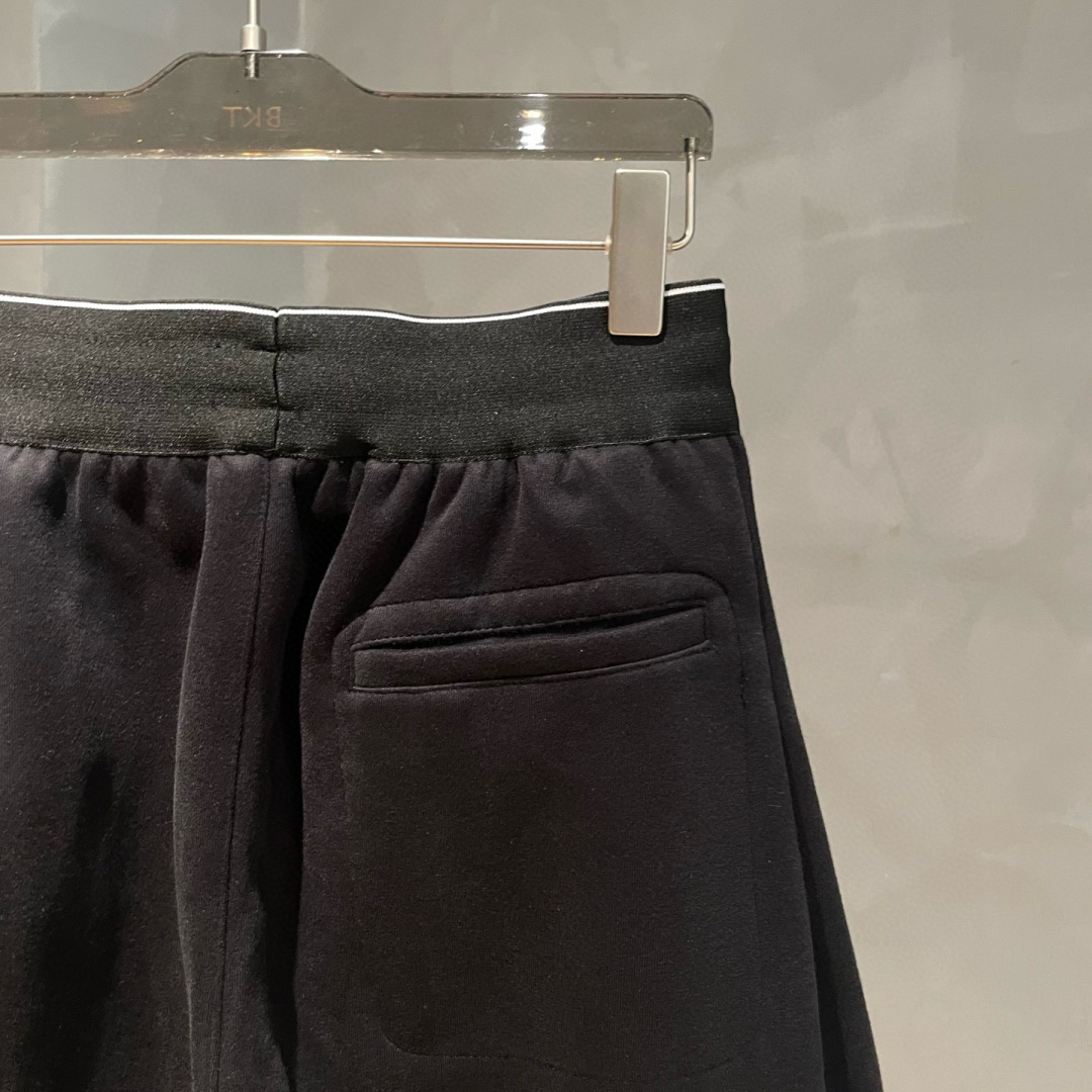 
Alexadner🌟早秋新款休闲裤🆕采用优质面料，具有质感，松紧腰带设计，超级时尚洋气！码数：S-3X