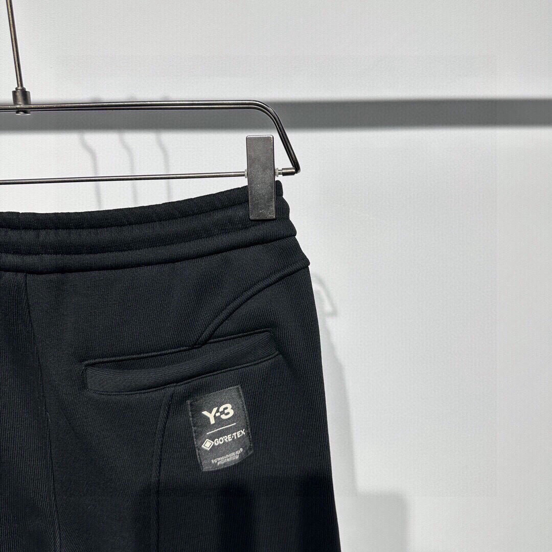 
Y3-Yohji Yamamoto  
春夏新款 山本耀司联名Y3运动休闲裤、休闲运动金典Y3大gol