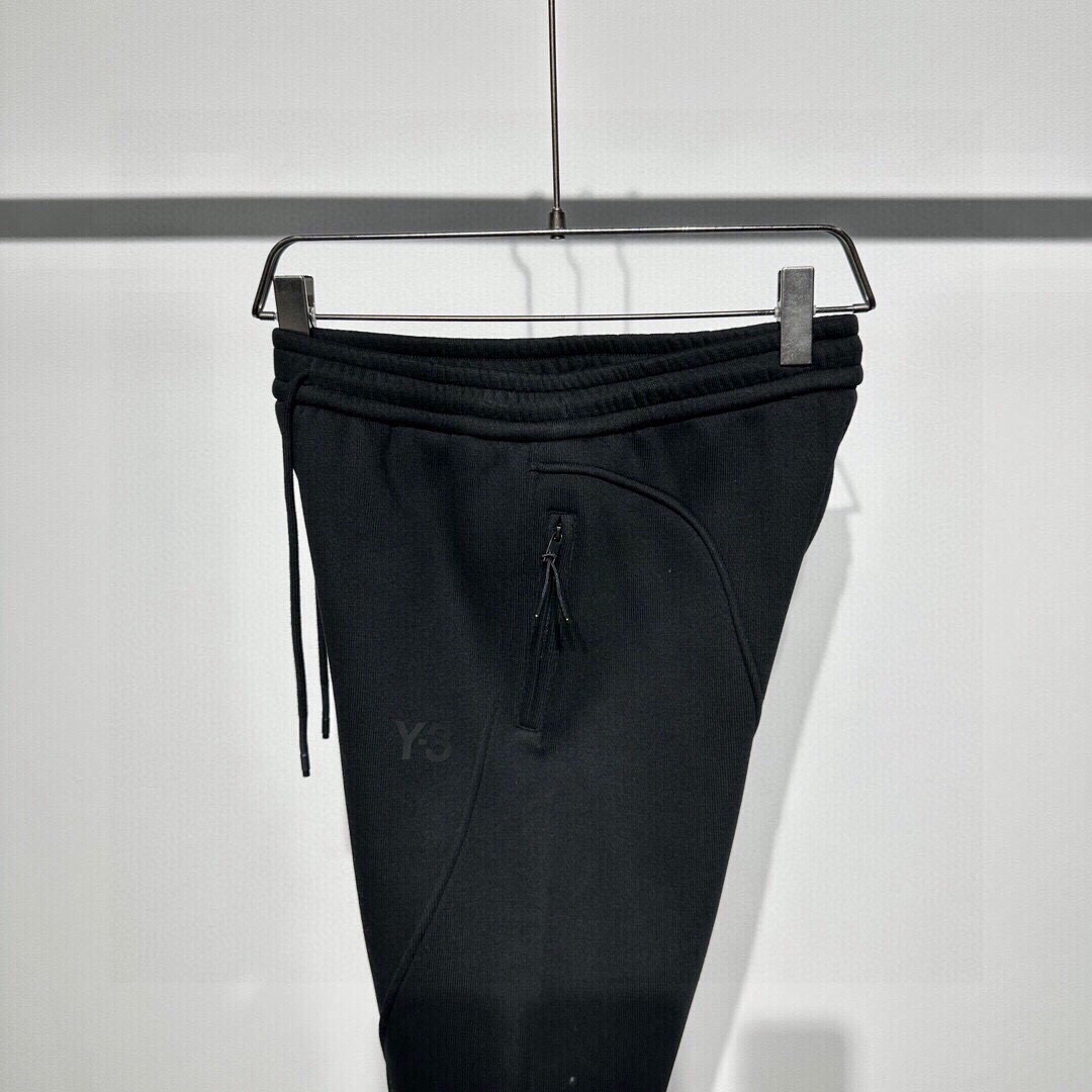 
Y3-Yohji Yamamoto  
春夏新款 山本耀司联名Y3运动休闲裤、休闲运动金典Y3大gol