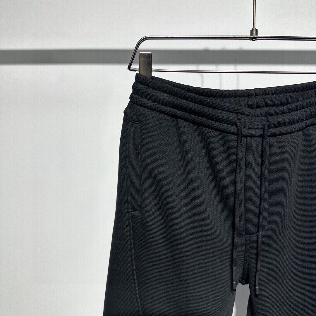 
Y3-Yohji Yamamoto  
春夏新款 山本耀司联名Y3运动休闲裤、休闲运动金典Y3大gol