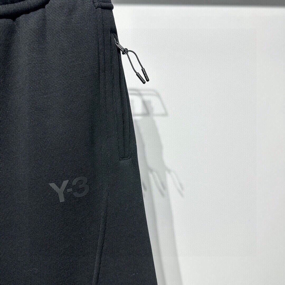 
Y3-Yohji Yamamoto  
春夏新款 山本耀司联名Y3运动休闲裤、休闲运动金典Y3大gol