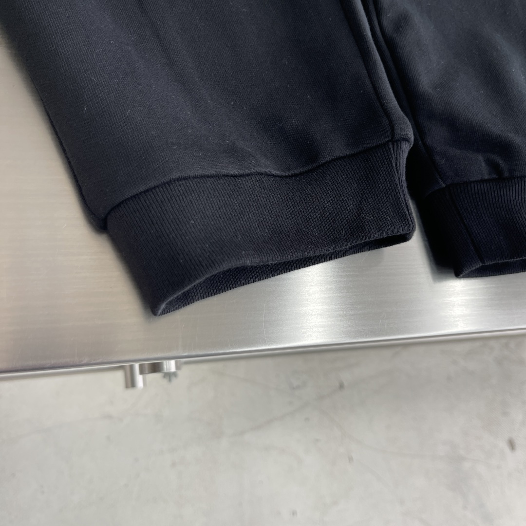 
LOEW 25fw阔腿直筒休闲系列

尺码：M-3XL 
版型：阔腿直筒休闲裤
工艺：小卫衣类 腰头做