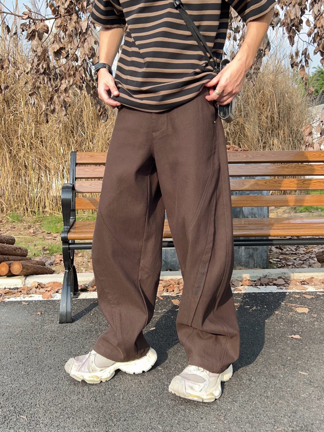 
2025秋冬新品
巴黎世家阔腿裤
M-3XL