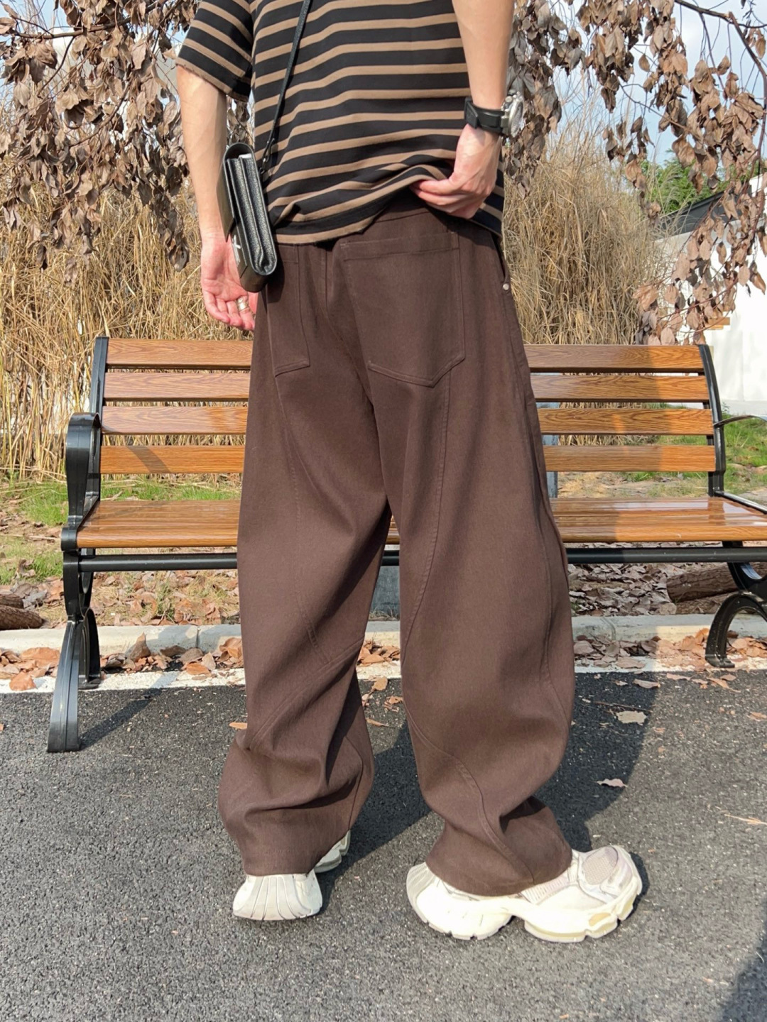 
2025秋冬新品
巴黎世家阔腿裤
M-3XL