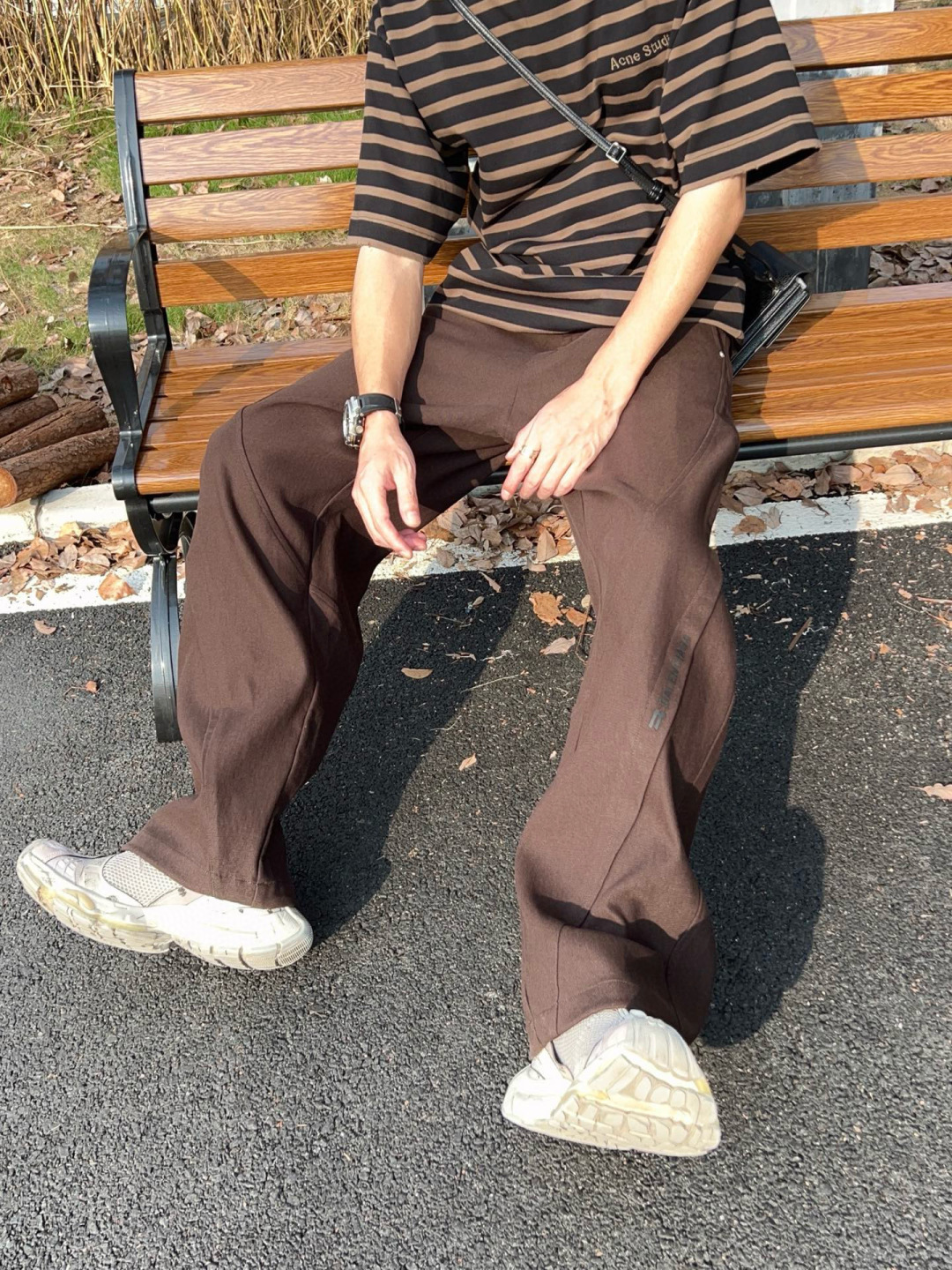 
2025秋冬新品
巴黎世家阔腿裤
M-3XL