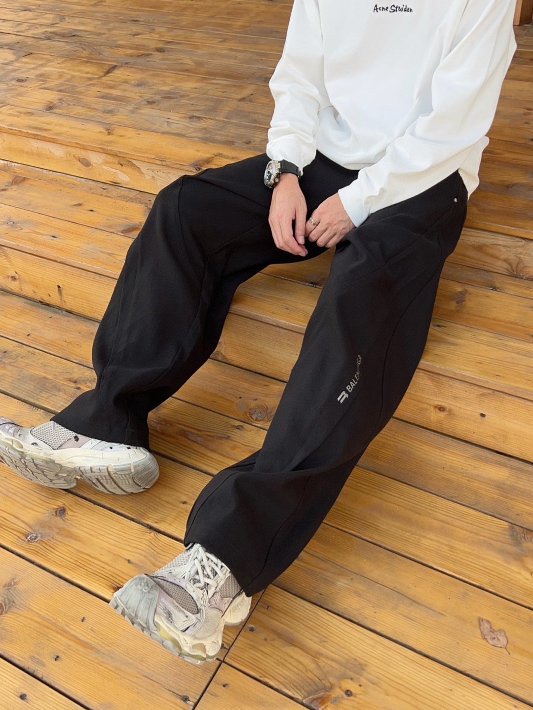 
2025秋冬新品
巴黎世家阔腿裤
M-3XL