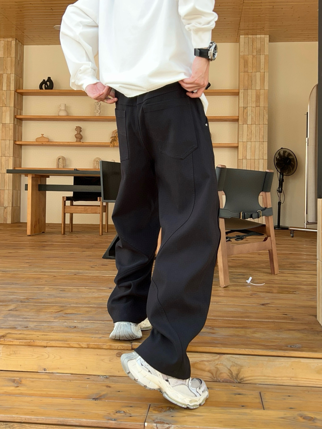 
2025秋冬新品
巴黎世家阔腿裤
M-3XL