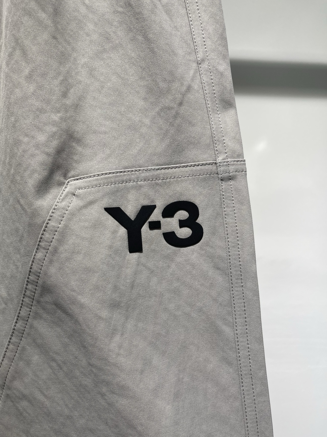 
2025秋冬新款
Y-3工装阔腿裤
M-2XL 
