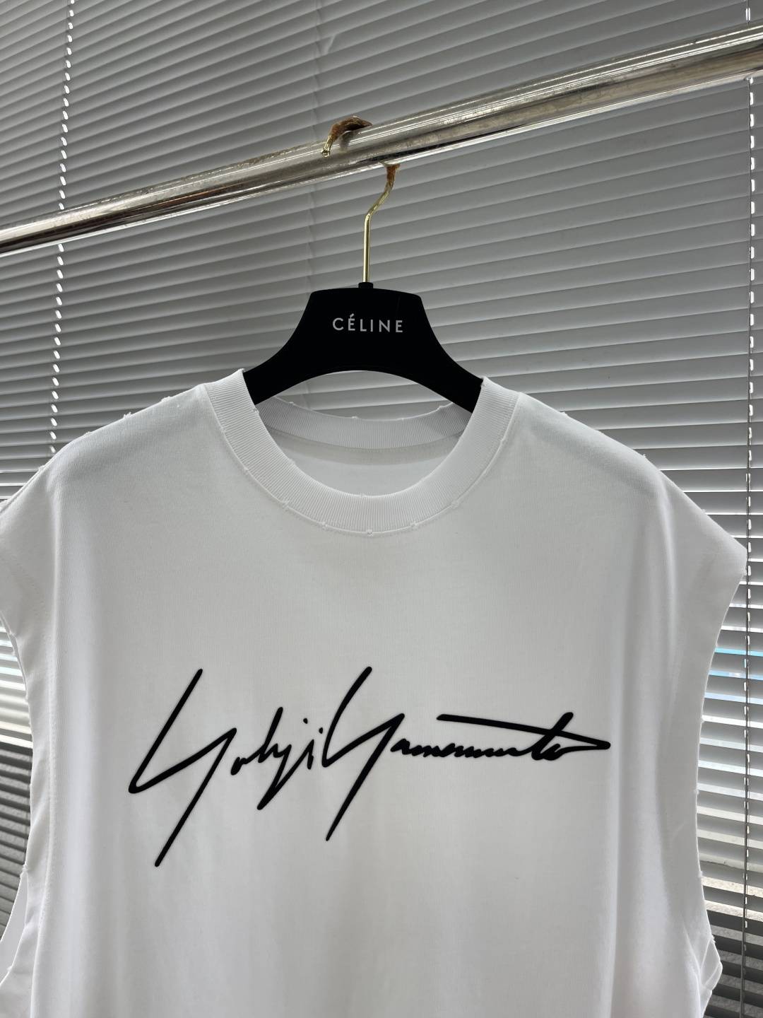 
Y-3 25SS Yamamoto山本耀司宽松无袖背心，高端版本，采用重磅双纱精梳棉材质，柔软的面料触