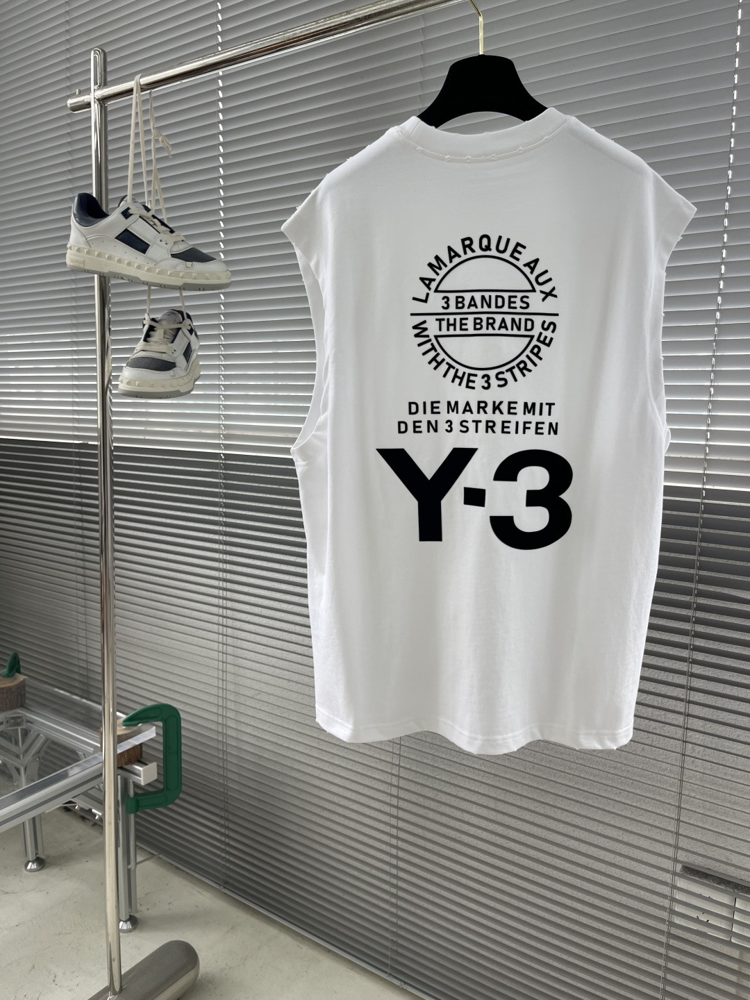 
Y-3 25SS Yamamoto山本耀司宽松无袖背心，高端版本，采用重磅双纱精梳棉材质，柔软的面料触