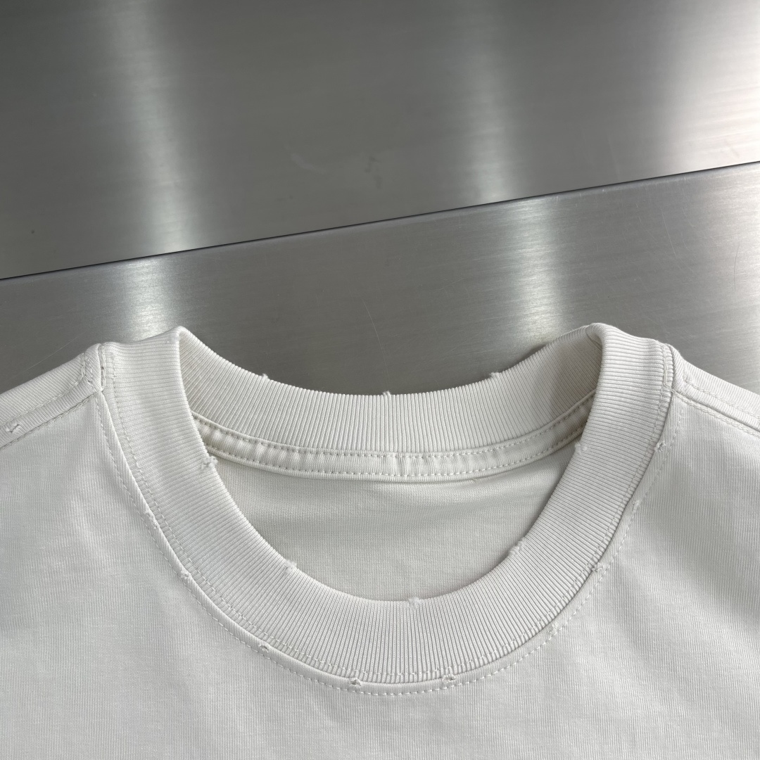 
Y-3 25SS Yamamoto山本耀司宽松无袖背心，高端版本，采用重磅双纱精梳棉材质，柔软的面料触