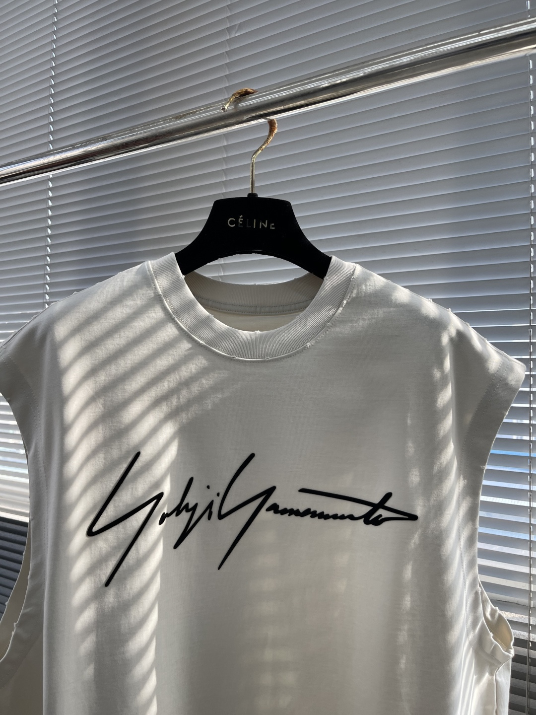 
Y-3 25SS Yamamoto山本耀司宽松无袖背心，高端版本，采用重磅双纱精梳棉材质，柔软的面料触