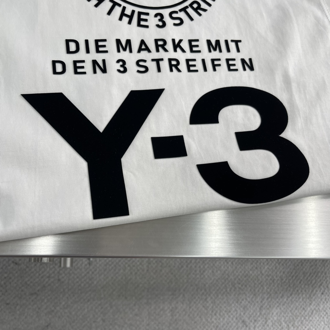 
Y-3 25SS Yamamoto山本耀司宽松无袖背心，高端版本，采用重磅双纱精梳棉材质，柔软的面料触