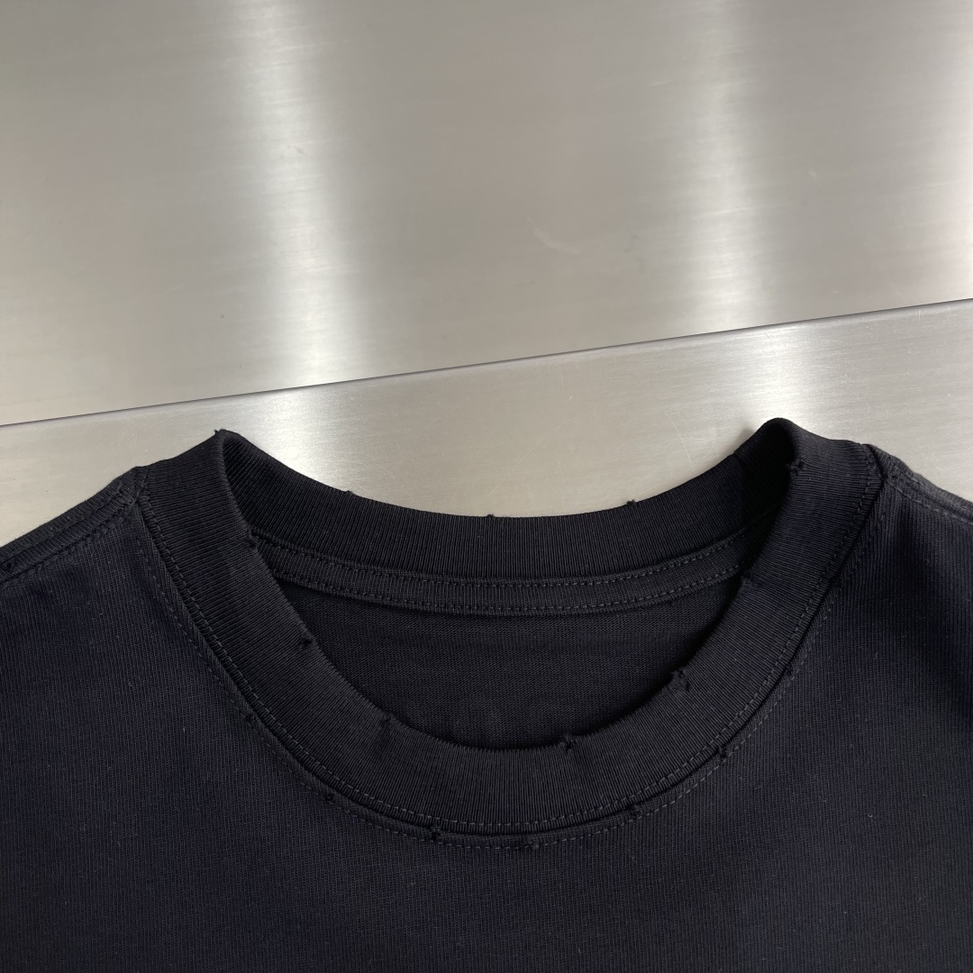 
Y-3 25SS Yamamoto山本耀司宽松无袖背心，高端版本，采用重磅双纱精梳棉材质，柔软的面料触