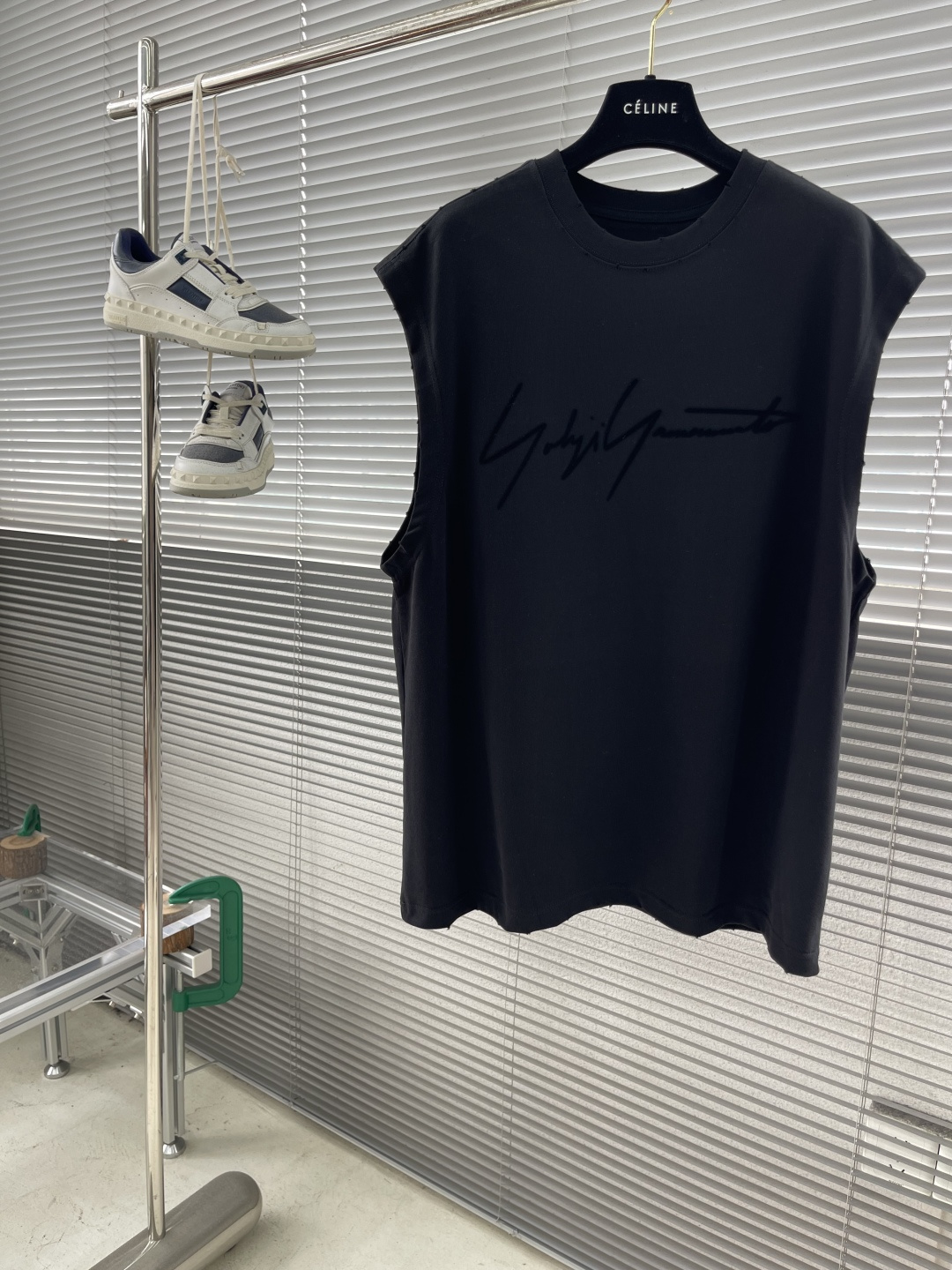 
Y-3 25SS Yamamoto山本耀司宽松无袖背心，高端版本，采用重磅双纱精梳棉材质，柔软的面料触