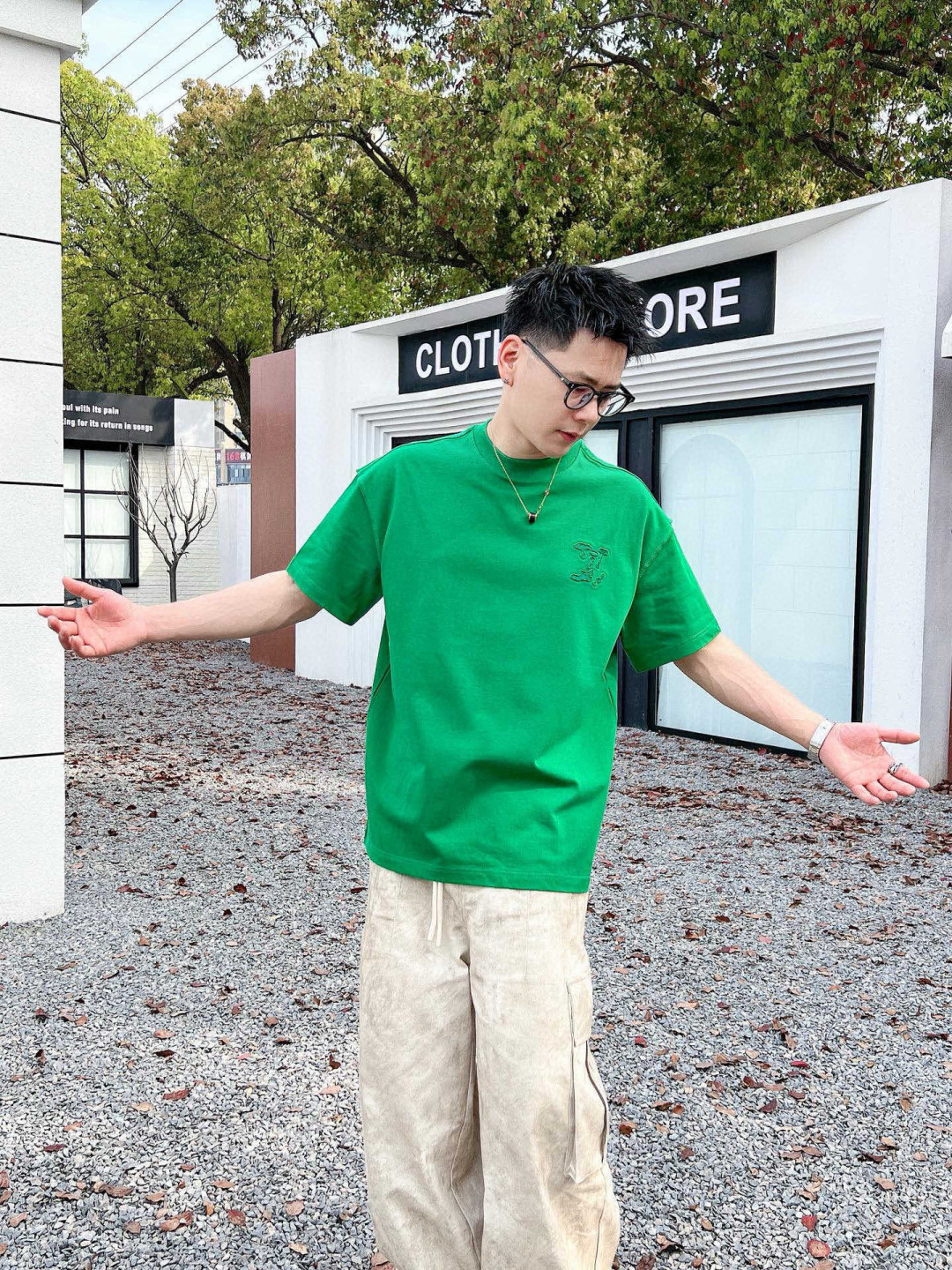 
2025春夏新款
驴家烧花短袖
M-3XL