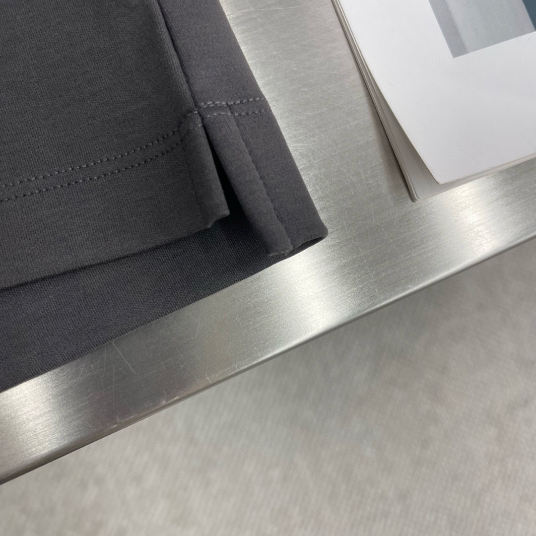 
PRAD  2015春夏短袖系列

尺码   m-5xL
版型：微阔版型
克重：220克重 兰精莫代尔