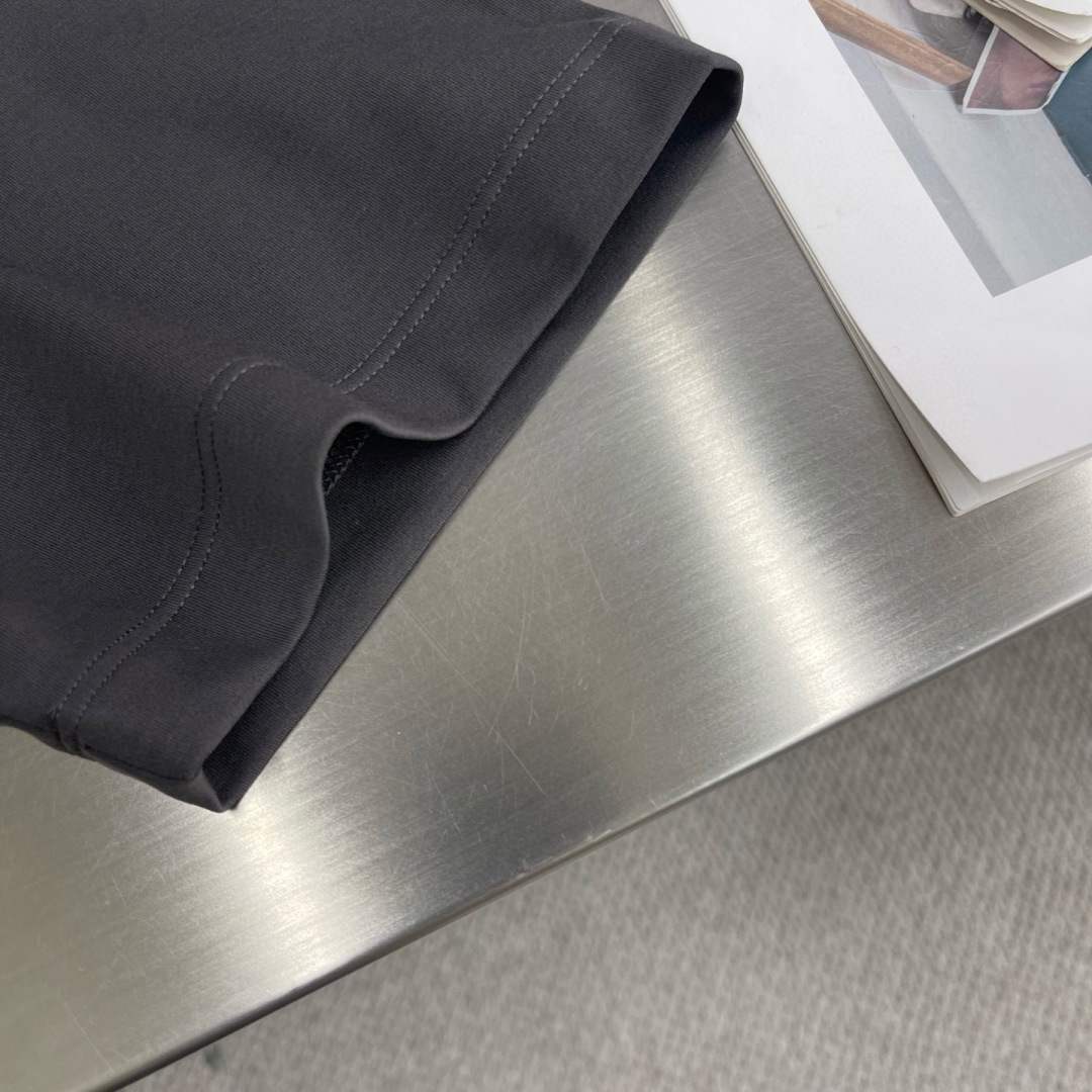 
PRAD  2015春夏短袖系列

尺码   m-5xL
版型：微阔版型
克重：220克重 兰精莫代尔