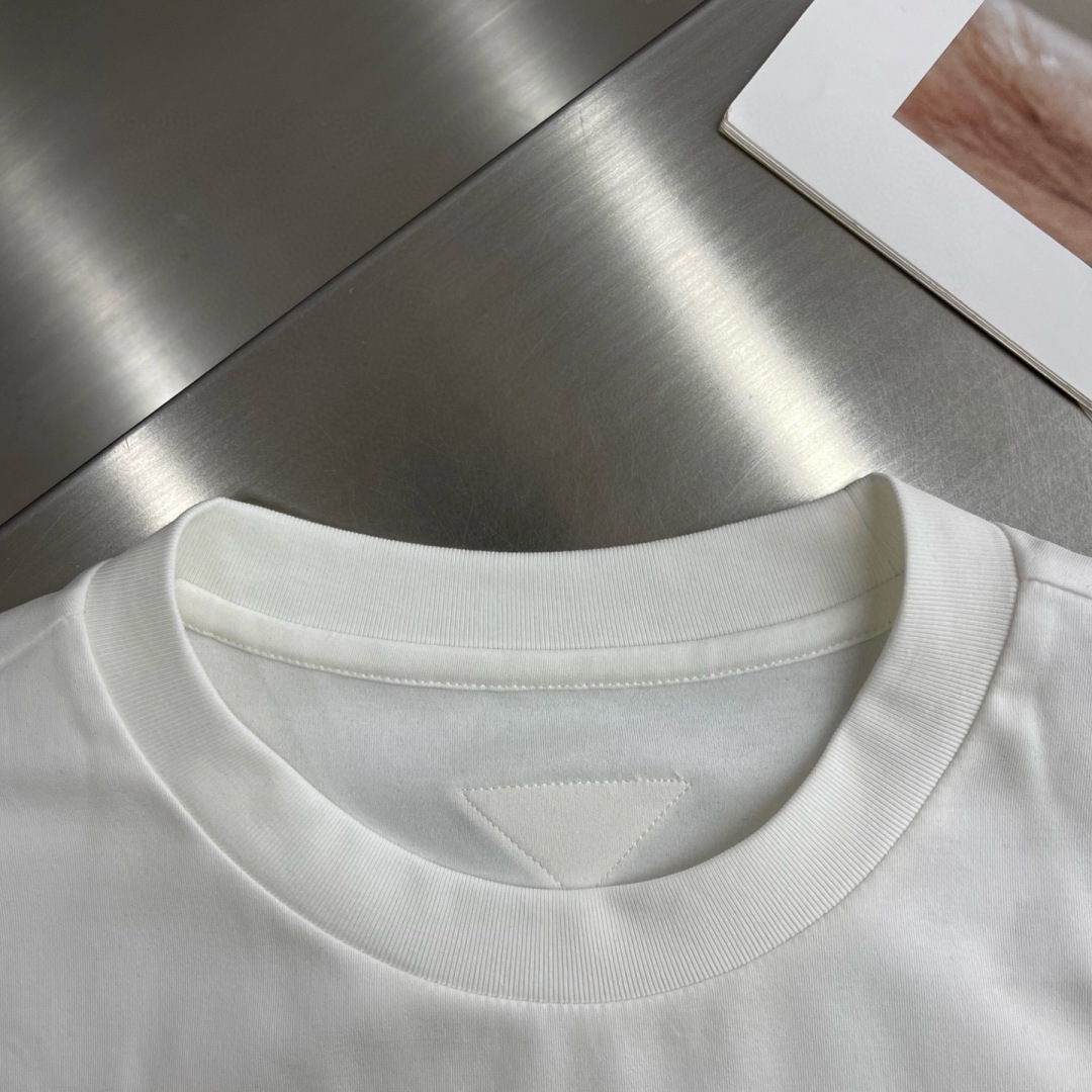 
PRAD  2015春夏短袖系列

尺码   m-5xL
版型：微阔版型
克重：220克重 兰精莫代尔