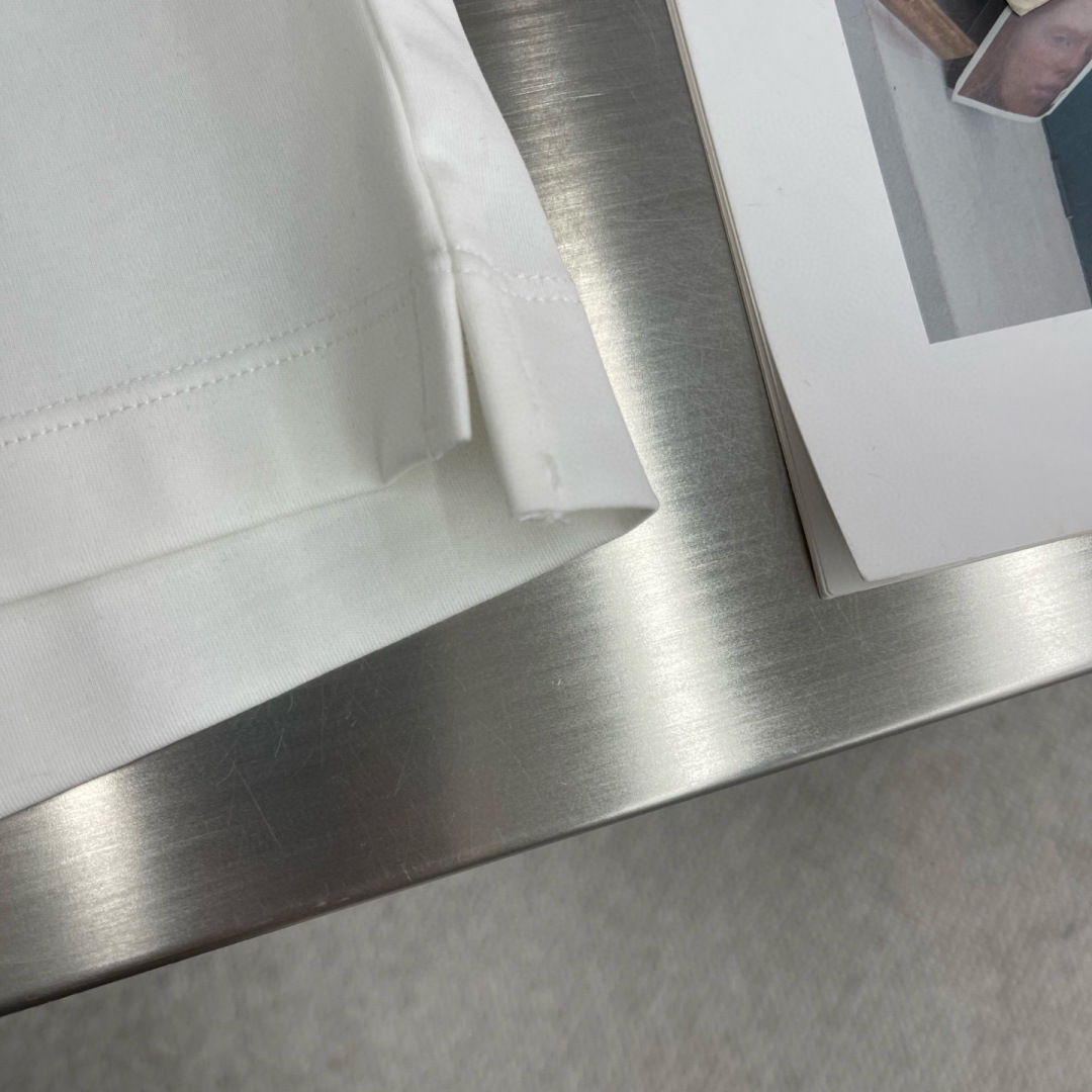 
PRAD  2015春夏短袖系列

尺码   m-5xL
版型：微阔版型
克重：220克重 兰精莫代尔