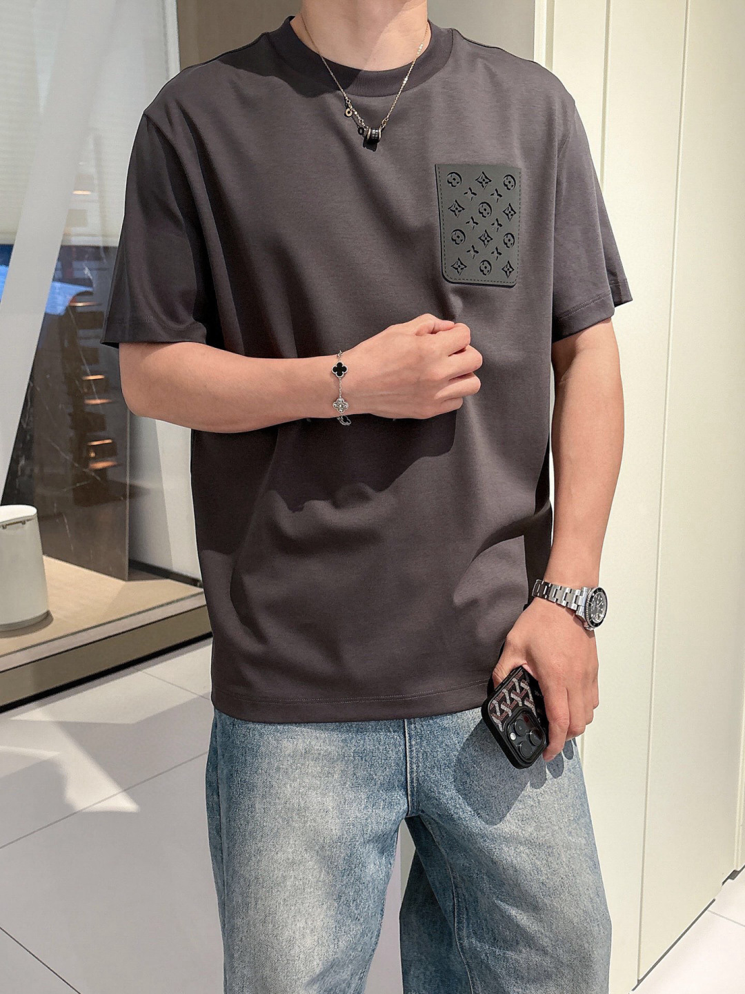 
2025春夏系列
🔥🔥H8025🔥🔥
1.颜色：黑色 白色 石磨灰 金铜色
2.尺码M-5XL
3.版