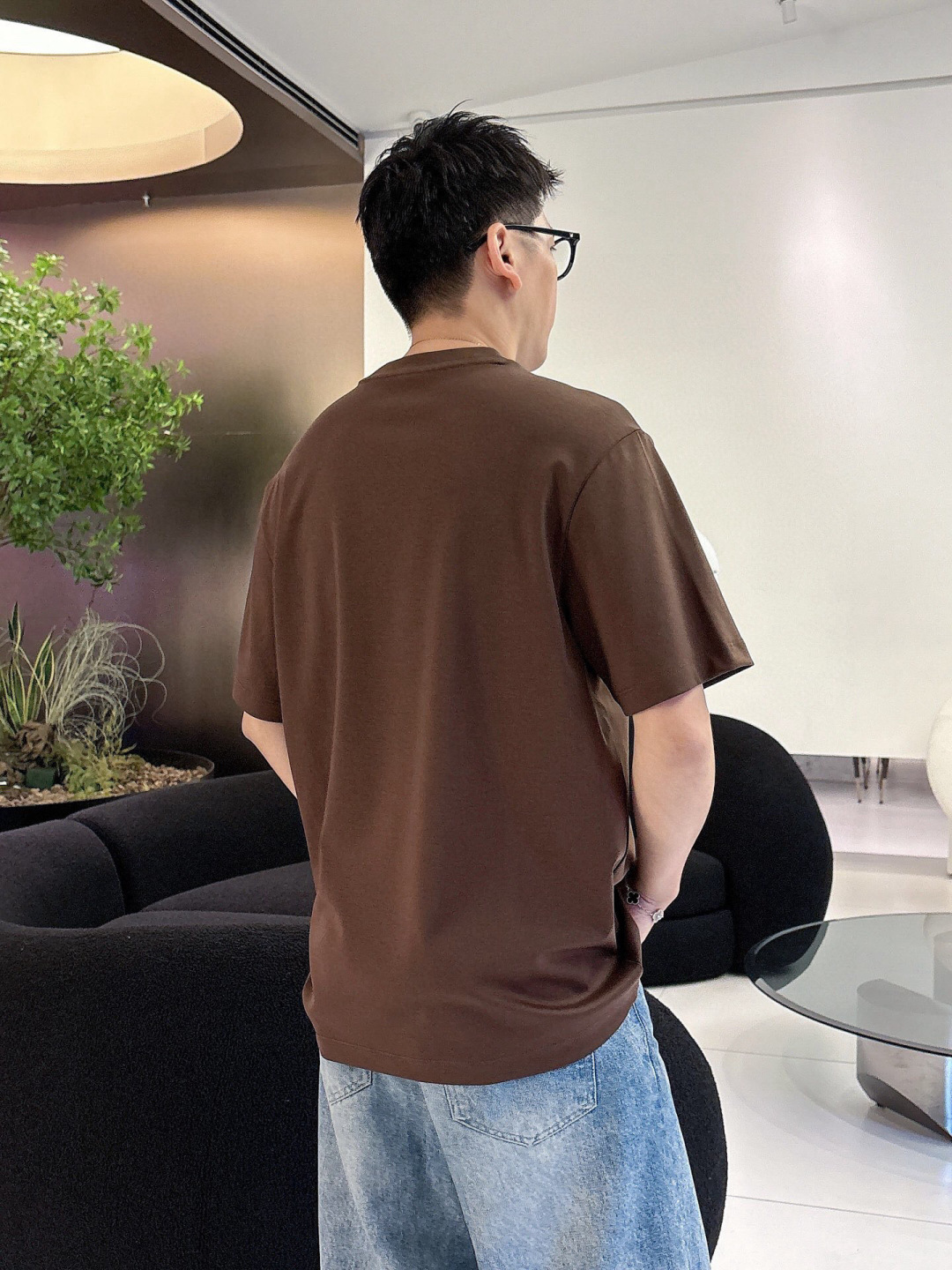 
2025春夏系列
🔥🔥H8025🔥🔥
1.颜色：黑色 白色 石磨灰 金铜色
2.尺码M-5XL
3.版