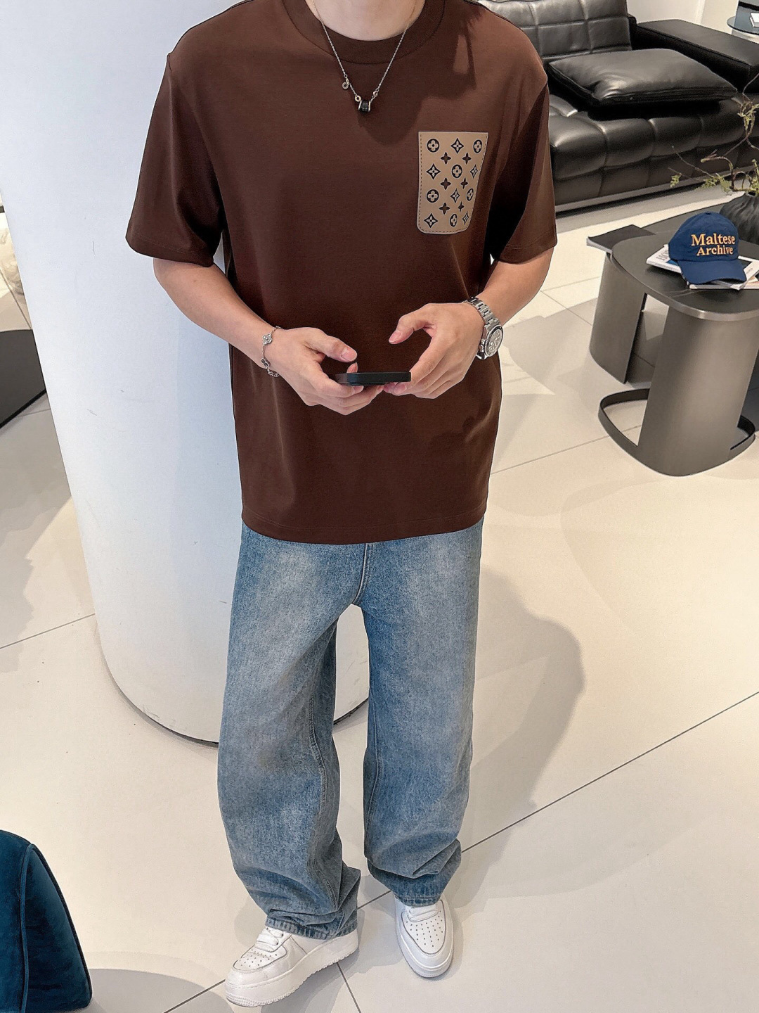 
2025春夏系列
🔥🔥H8025🔥🔥
1.颜色：黑色 白色 石磨灰 金铜色
2.尺码M-5XL
3.版