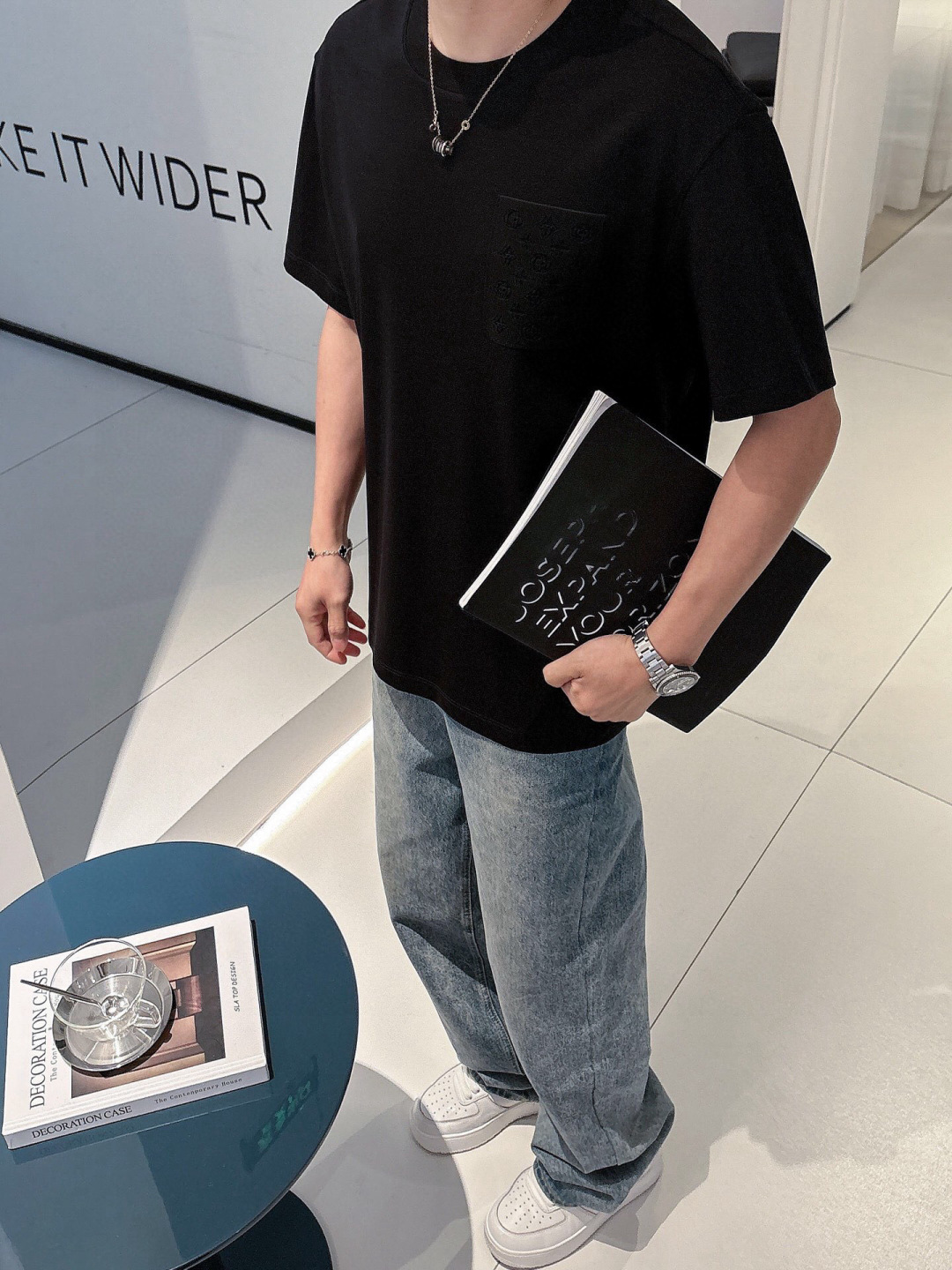 
2025春夏系列
🔥🔥H8025🔥🔥
1.颜色：黑色 白色 石磨灰 金铜色
2.尺码M-5XL
3.版