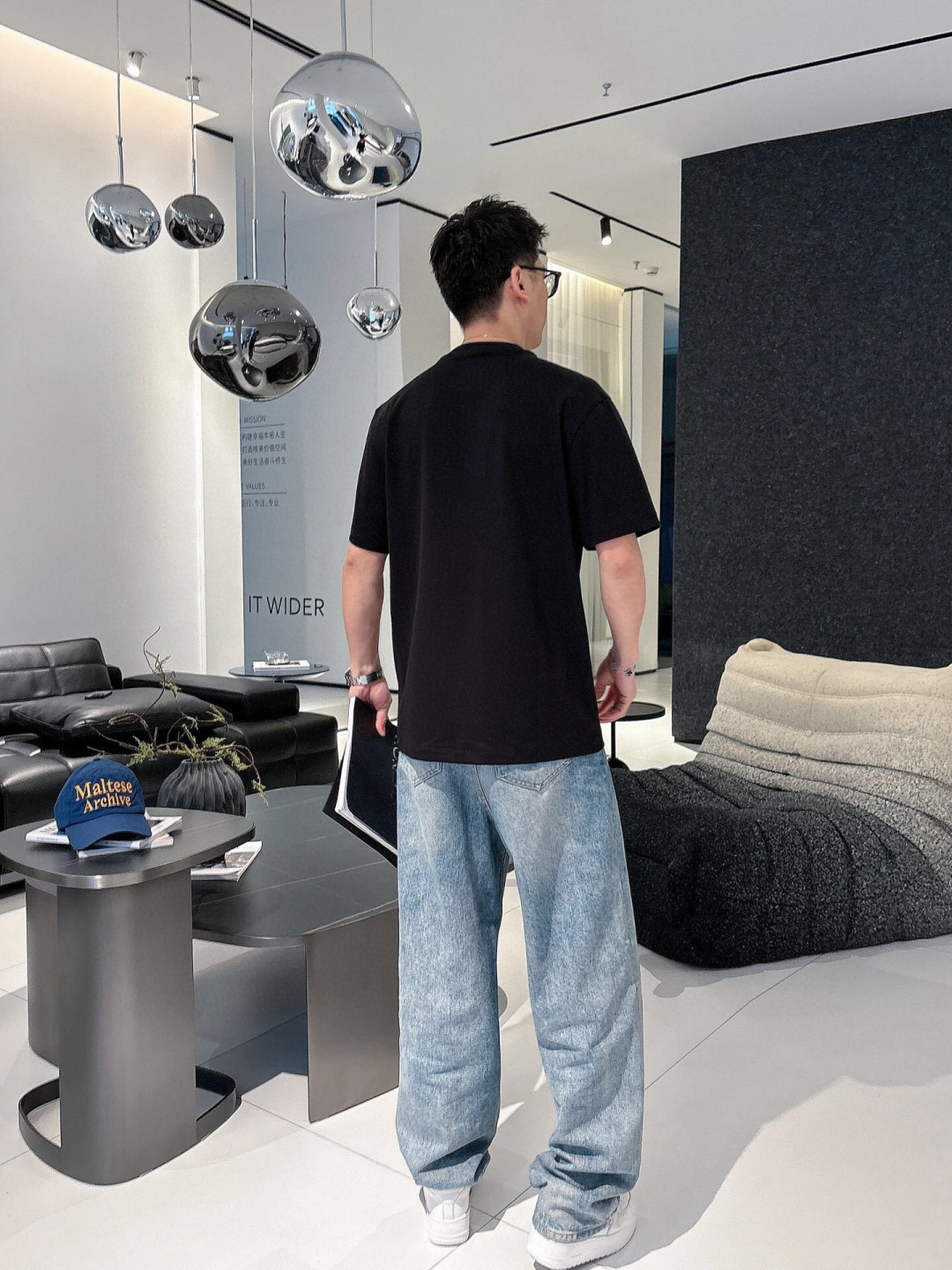 
2025春夏系列
🔥🔥H8025🔥🔥
1.颜色：黑色 白色 石磨灰 金铜色
2.尺码M-5XL
3.版