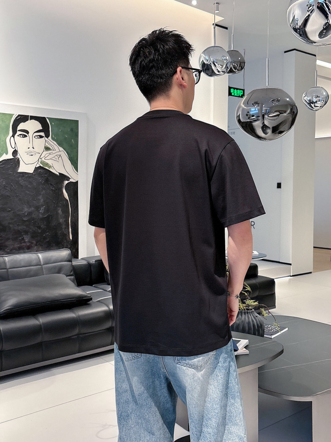 
2025春夏系列
🔥🔥H8025🔥🔥
1.颜色：黑色 白色 石磨灰 金铜色
2.尺码M-5XL
3.版