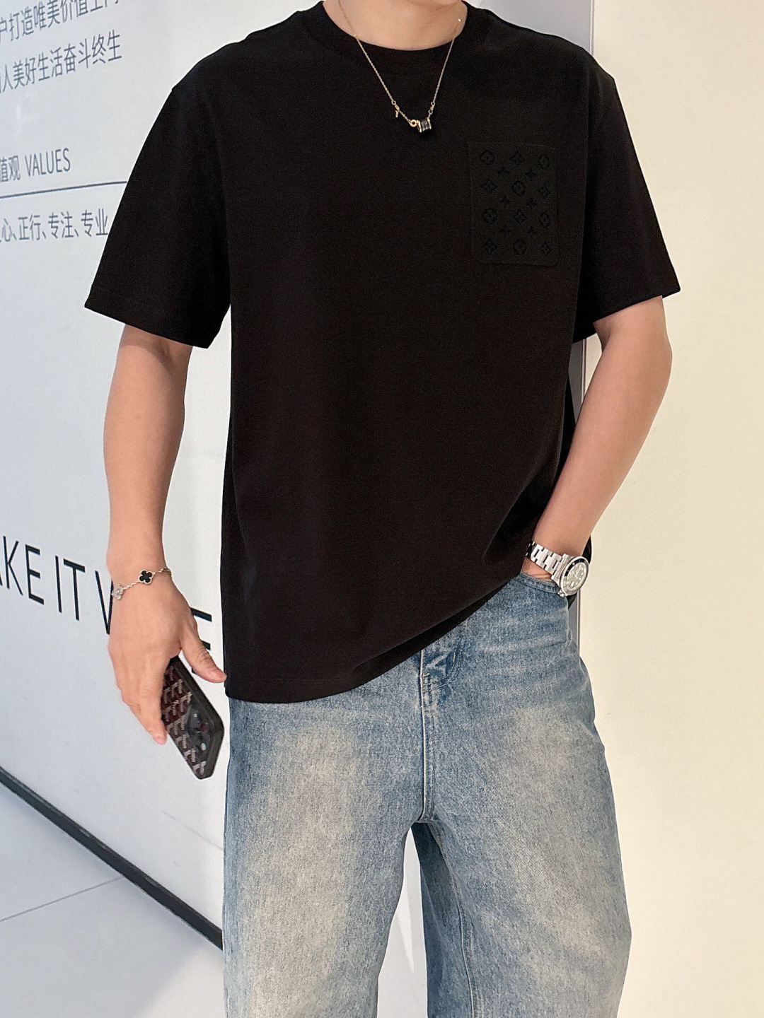 
2025春夏系列
🔥🔥H8025🔥🔥
1.颜色：黑色 白色 石磨灰 金铜色
2.尺码M-5XL
3.版