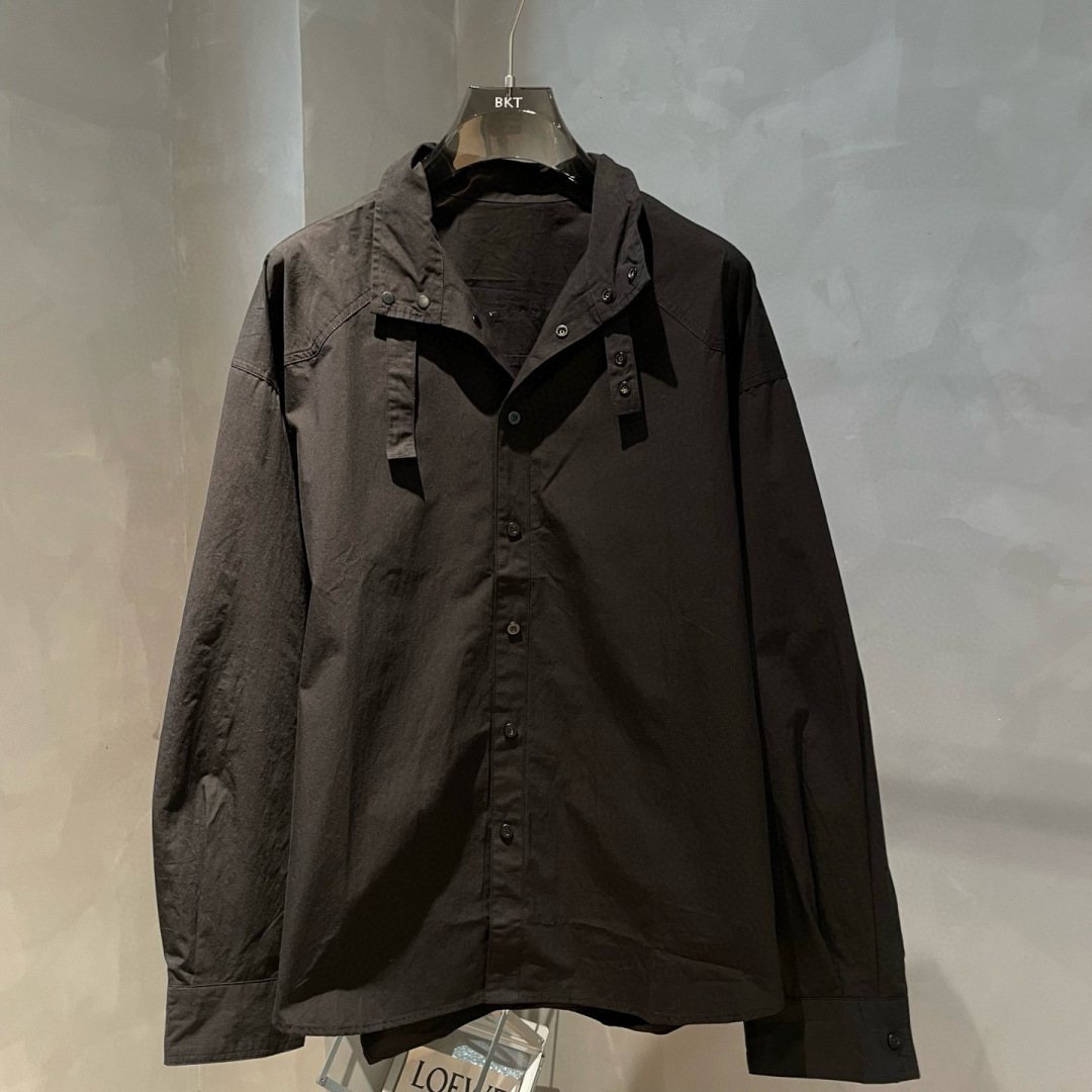  
MM6🌟秋冬新款韩版宽松休闲衬衫🆕采用优质面料，搭上身足够吸睛且回头率爆棚！简约大气，男女同款！码数