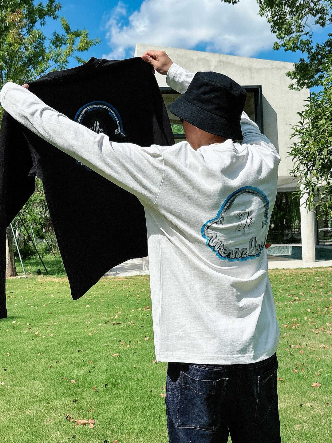  
25新款长袖阔版T恤
颜色：黑，白
尺码：S-XL