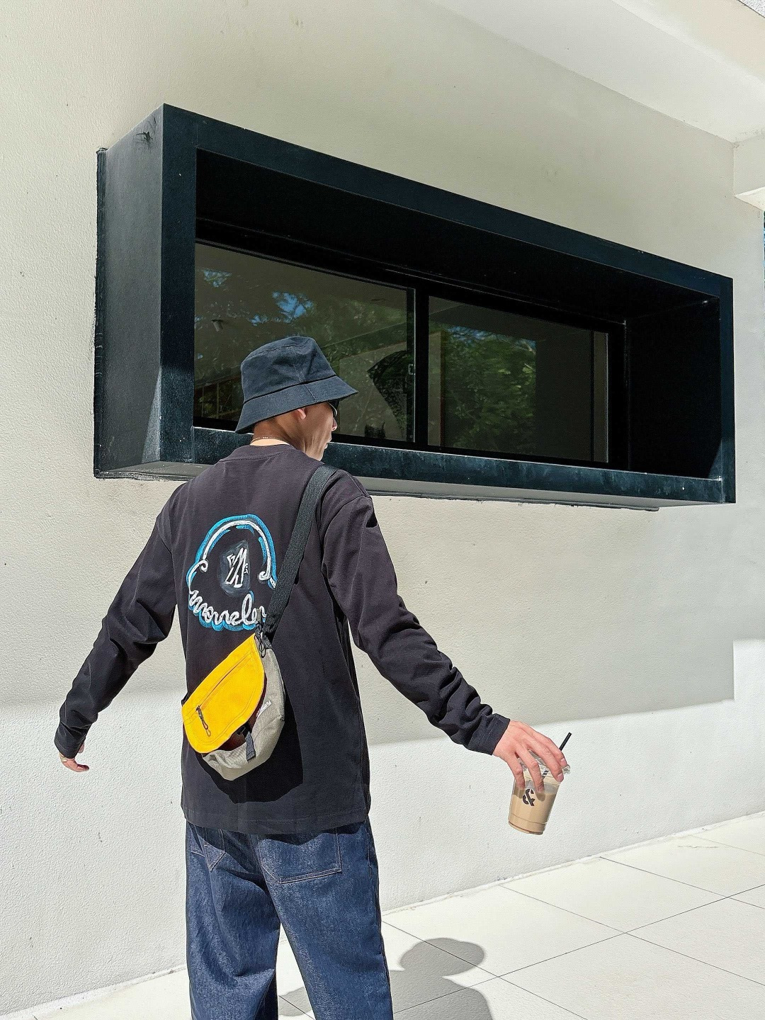  
25新款长袖阔版T恤
颜色：黑，白
尺码：S-XL