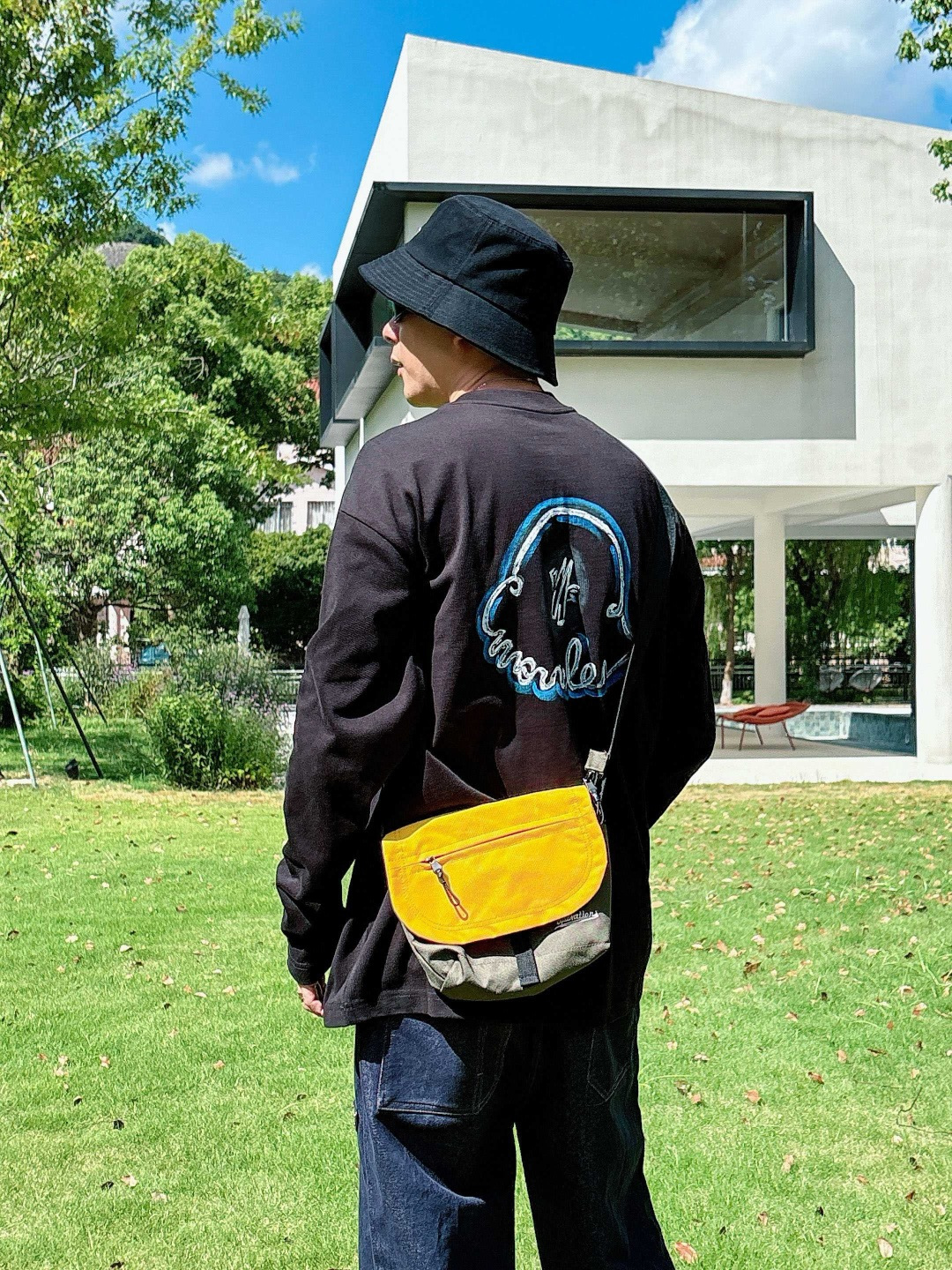  
25新款长袖阔版T恤
颜色：黑，白
尺码：S-XL