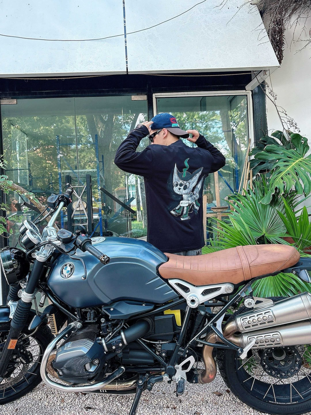 
W11 25新款长袖阔版T恤
颜色：黑，白
尺码：S-XL