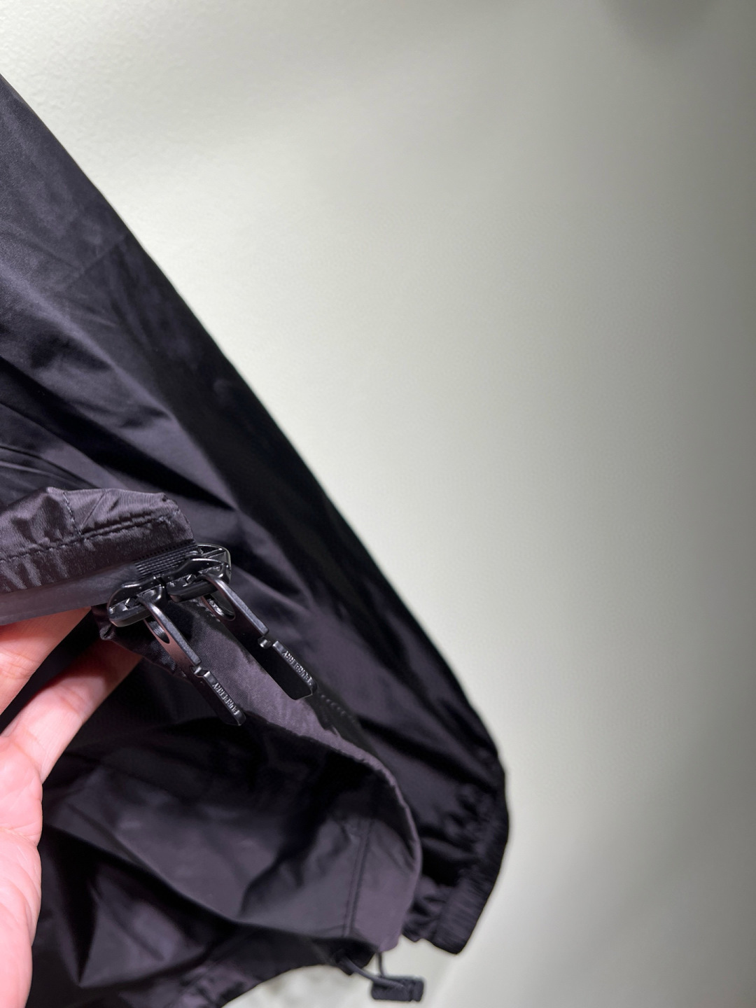  
【秋季新品】BUR 2025 四季可穿的经典夹克外套！通勤利器，经典夹克，亲肤质效果无敌，内里用的也