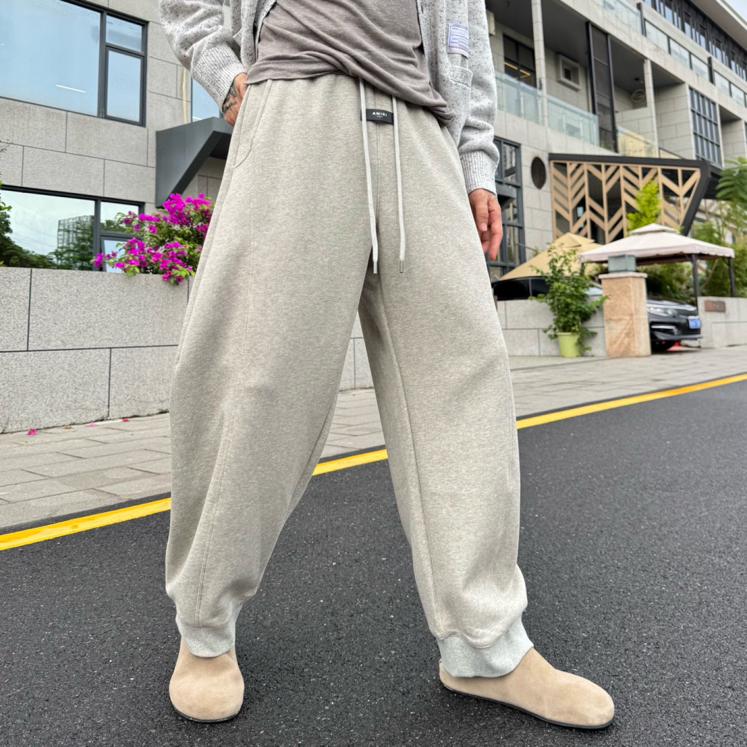 AMIRI🌟早秋新款休闲卫裤裤🆕采用优质面料，具有质感，松紧腰带设计，超级时尚洋气！码数：S-3XL 男