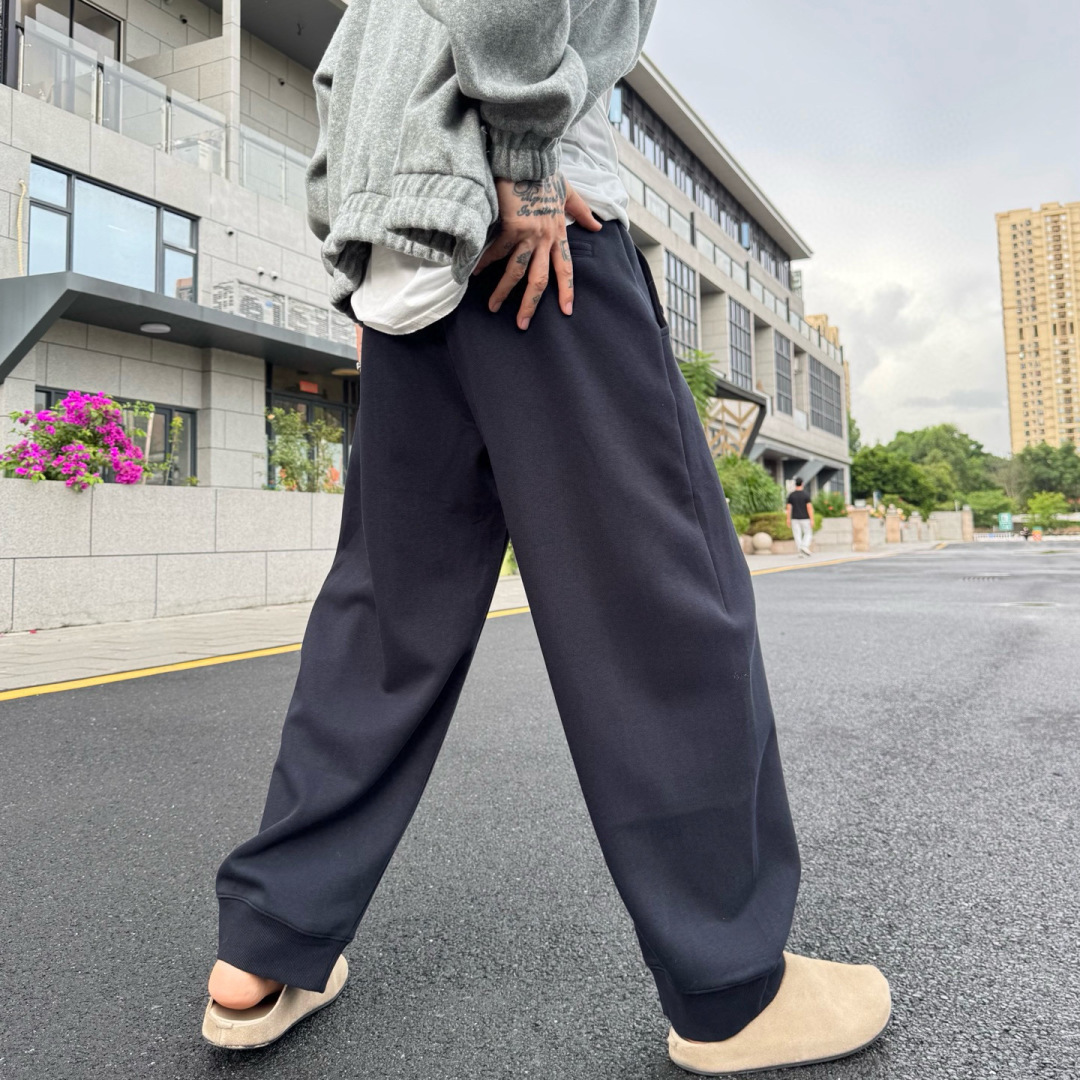 AMIRI🌟早秋新款休闲卫裤裤🆕采用优质面料，具有质感，松紧腰带设计，超级时尚洋气！码数：S-3XL 男