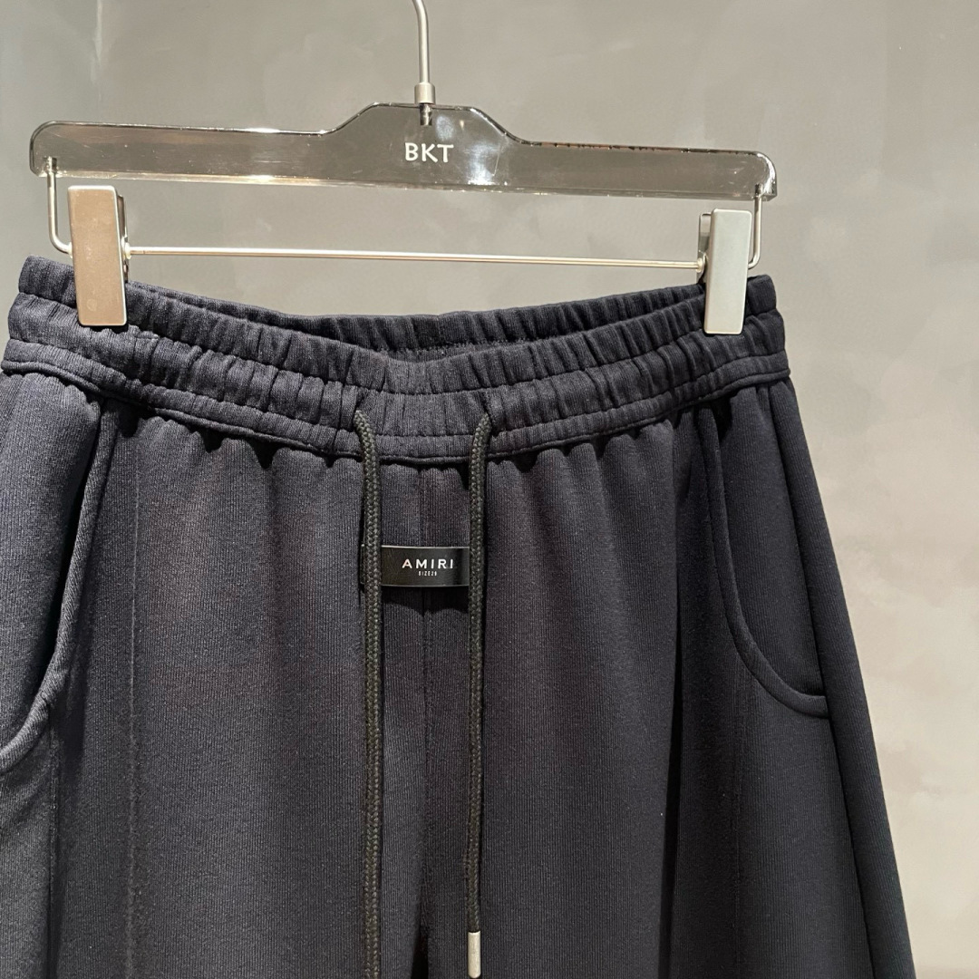 AMIRI🌟早秋新款休闲卫裤裤🆕采用优质面料，具有质感，松紧腰带设计，超级时尚洋气！码数：S-3XL 男