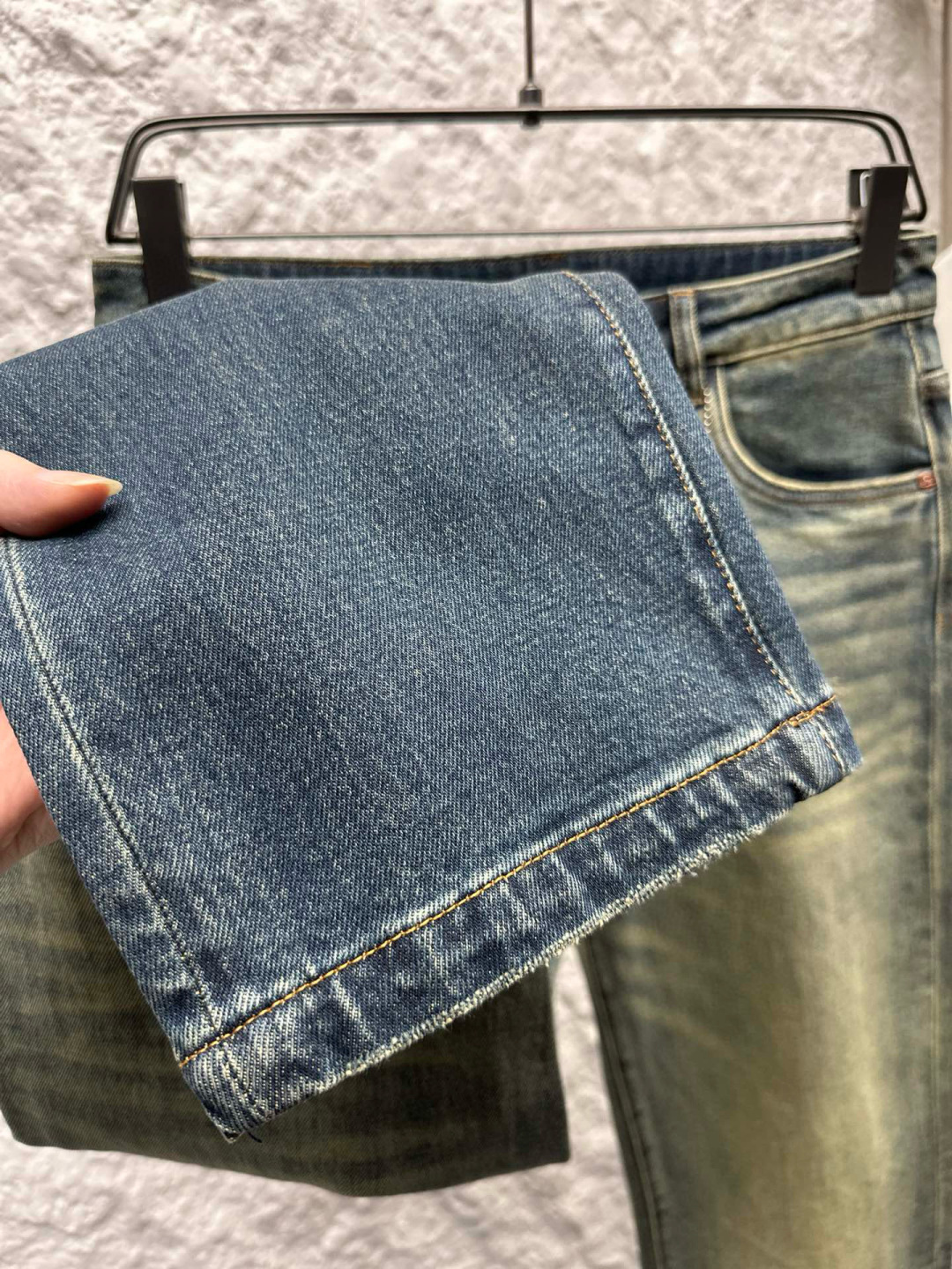 2025FW 火热上线 🔥🔥 中直筒牛仔裤👖 表袋拆阴影+包针绣花 后袋拆阴影+贴布绣花更是丰富其细节装