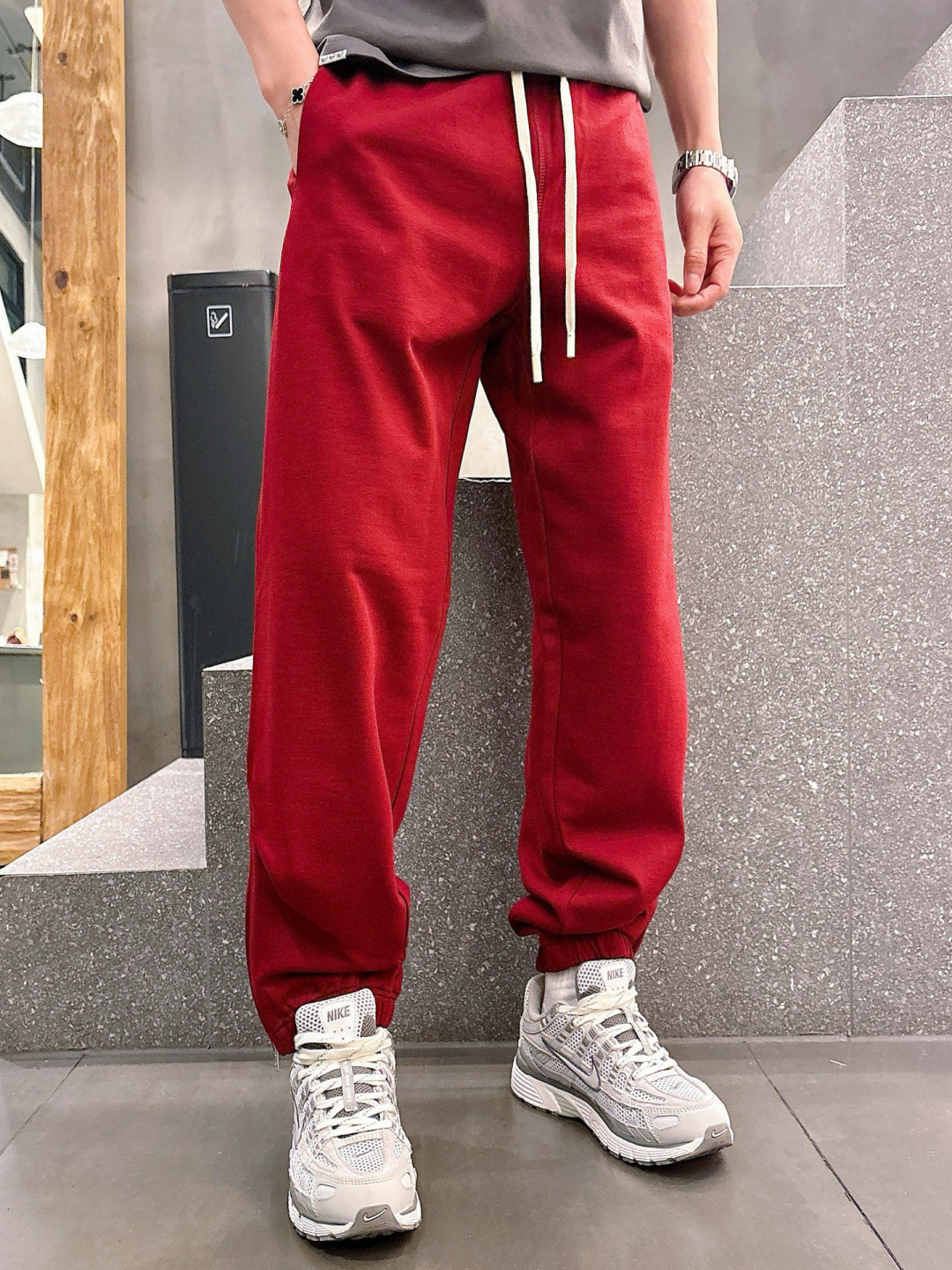 Dio X Stoen Island 25fw新款休闲裤尺码：M-3XL版型：直筒休闲裤工艺：小卫衣料 