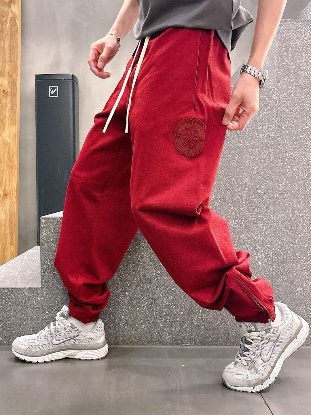 Dio X Stoen Island 25fw新款休闲裤尺码：M-3XL版型：直筒休闲裤工艺：小卫衣料 