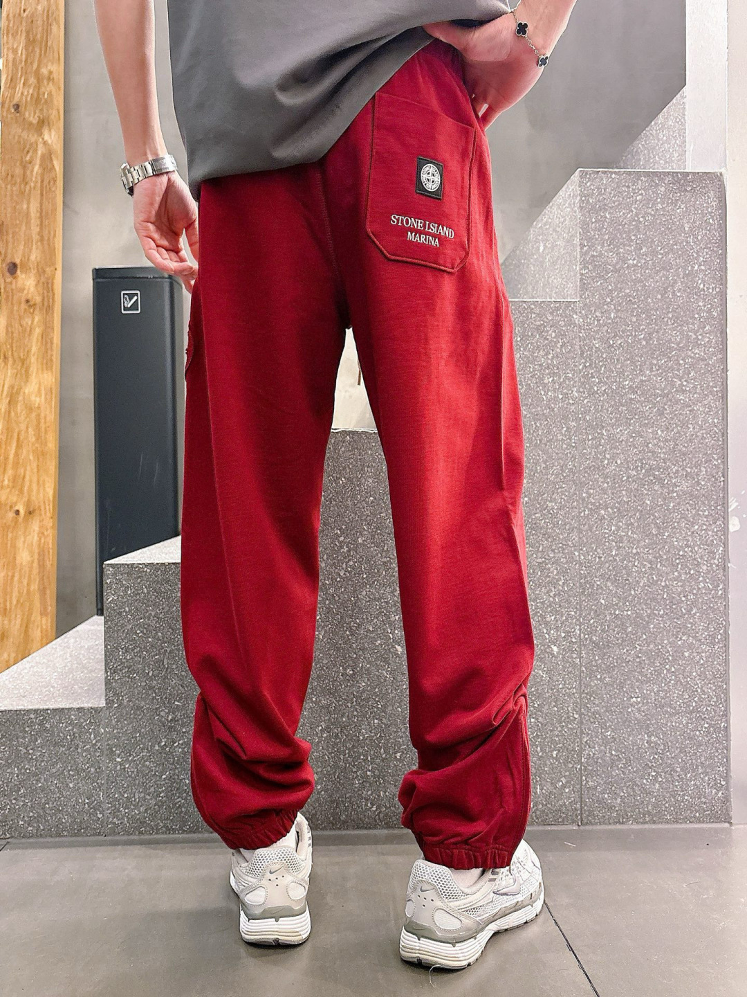 Dio X Stoen Island 25fw新款休闲裤尺码：M-3XL版型：直筒休闲裤工艺：小卫衣料 