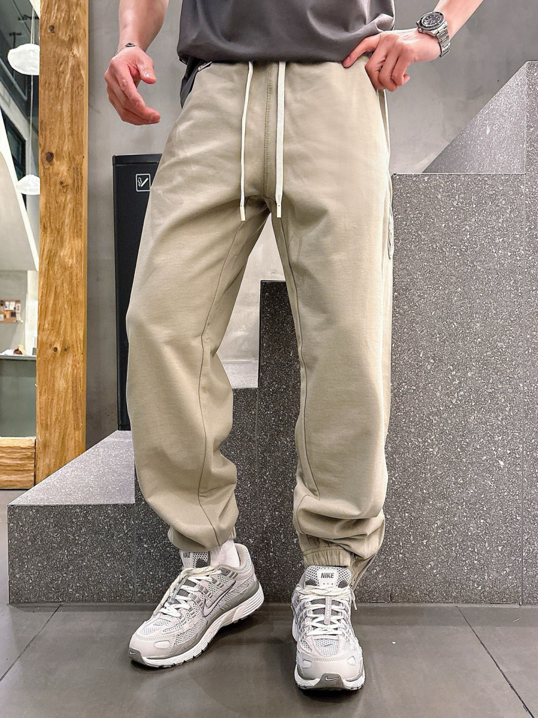 Dio X Stoen Island 25fw新款休闲裤尺码：M-3XL版型：直筒休闲裤工艺：小卫衣料 