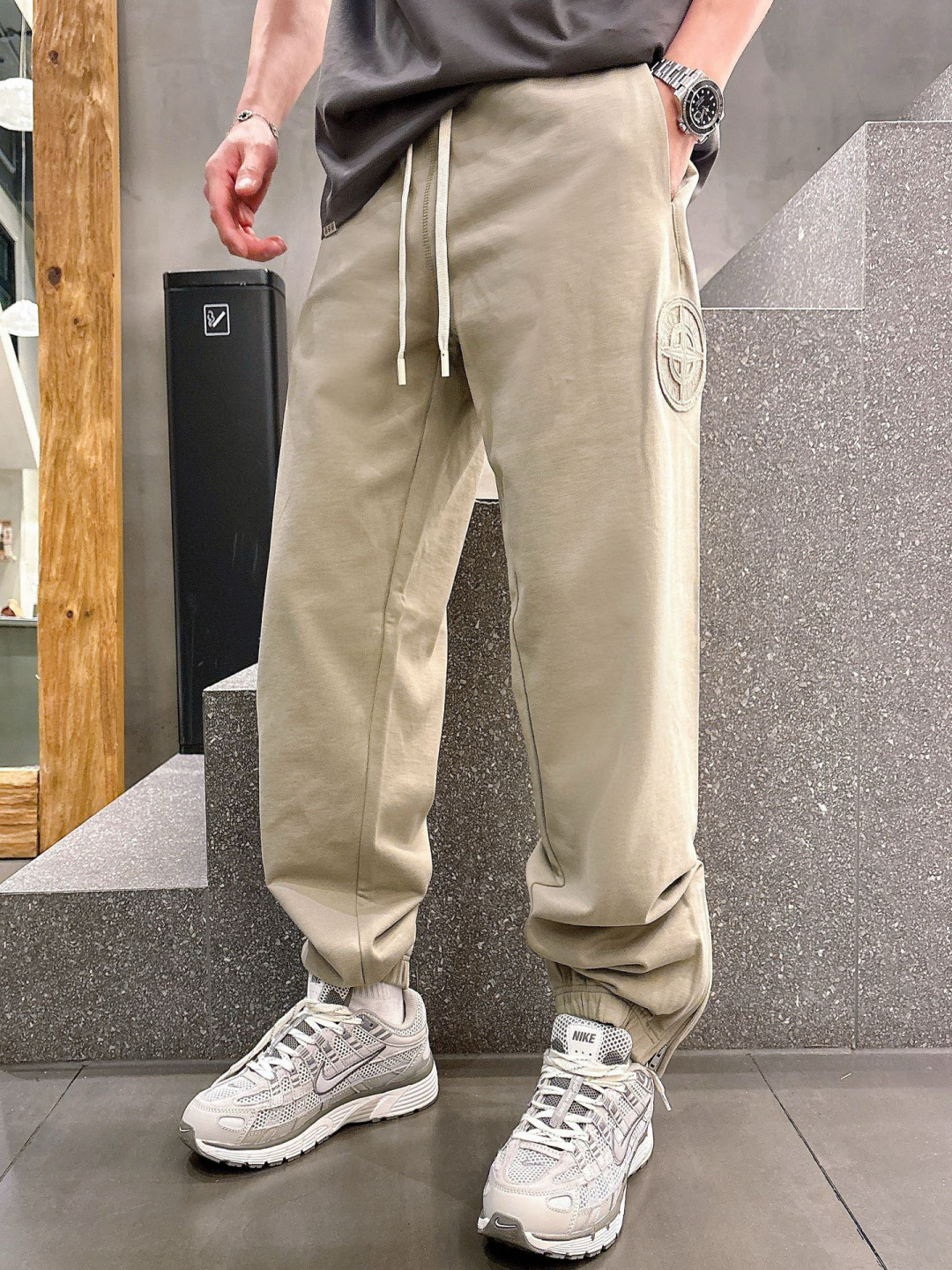 Dio X Stoen Island 25fw新款休闲裤尺码：M-3XL版型：直筒休闲裤工艺：小卫衣料 