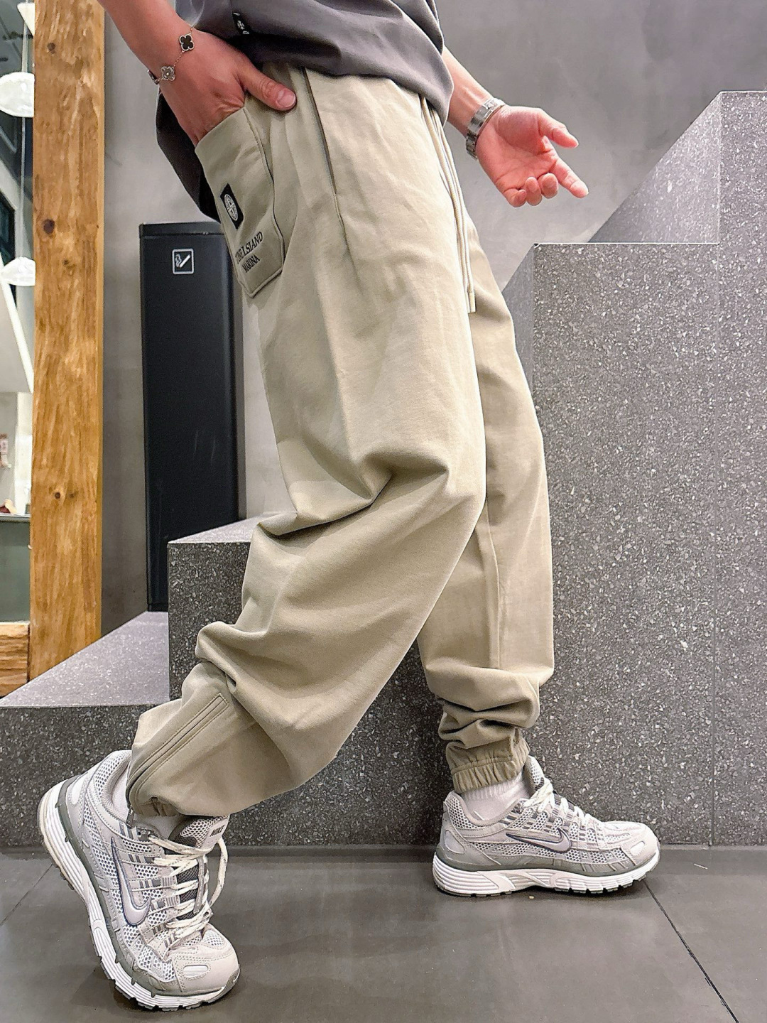 Dio X Stoen Island 25fw新款休闲裤尺码：M-3XL版型：直筒休闲裤工艺：小卫衣料 