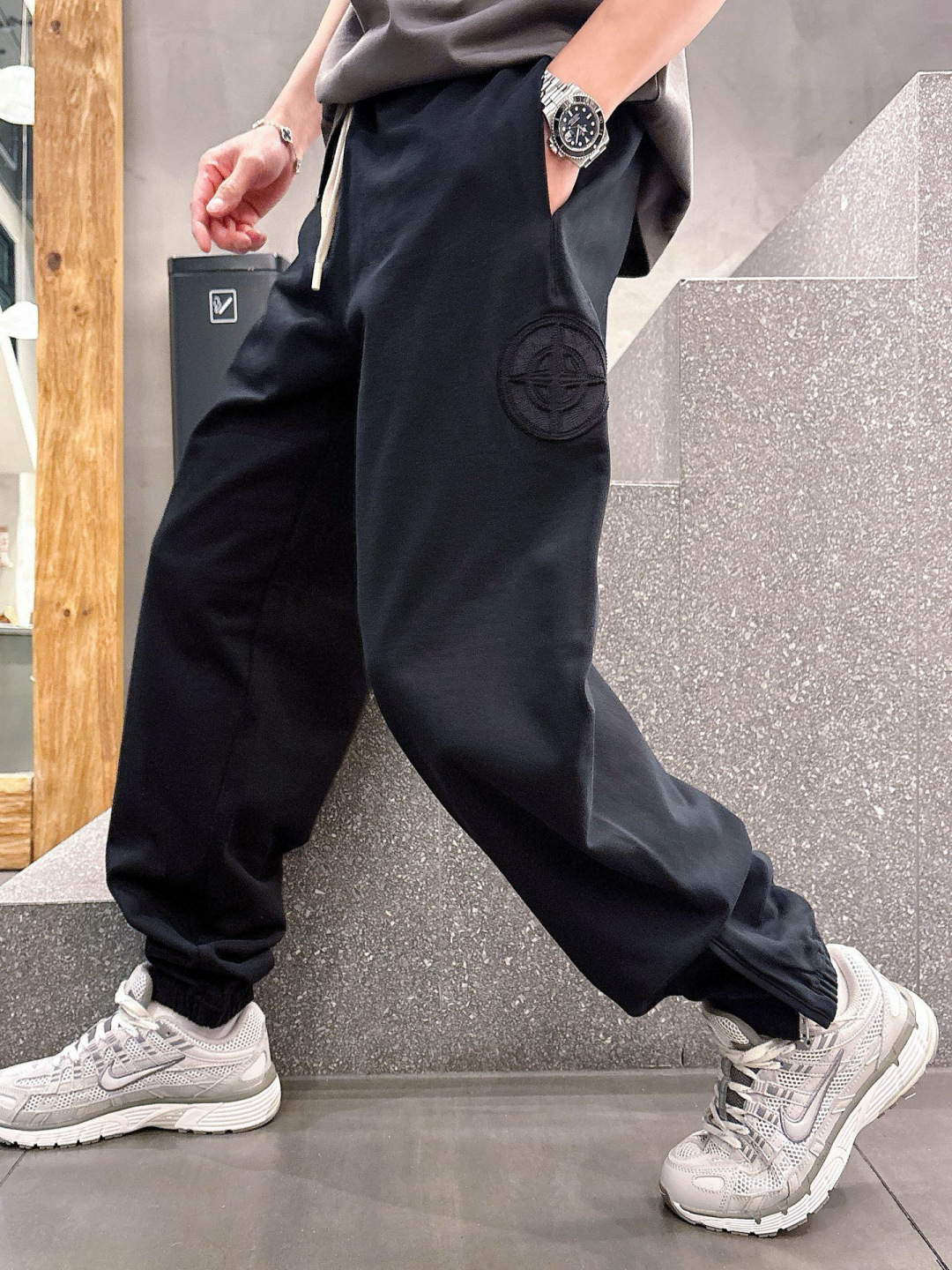 Dio X Stoen Island 25fw新款休闲裤尺码：M-3XL版型：直筒休闲裤工艺：小卫衣料 