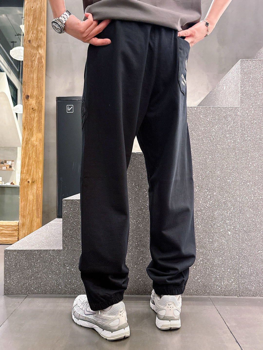 Dio X Stoen Island 25fw新款休闲裤尺码：M-3XL版型：直筒休闲裤工艺：小卫衣料 